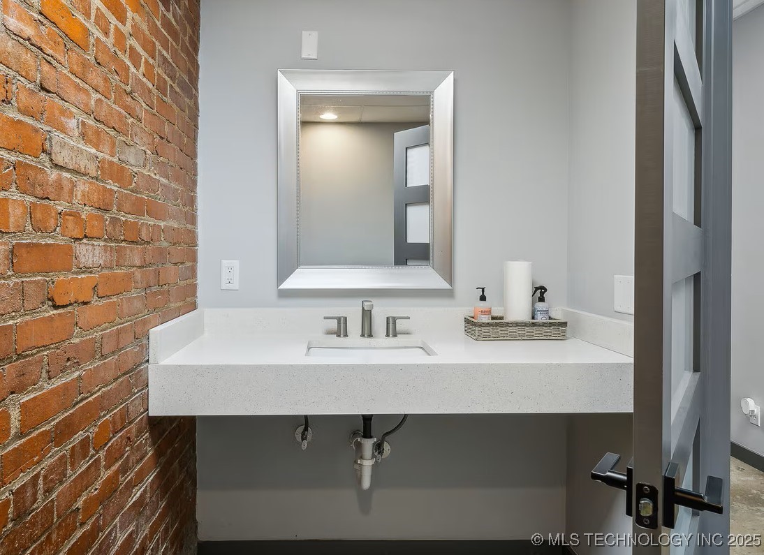 219 E Rogers Boulevard Property Photo 14