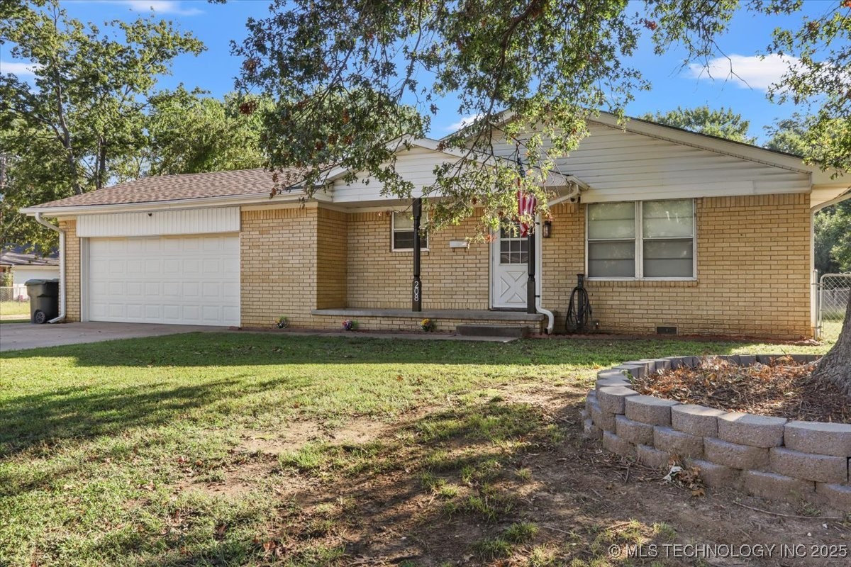 208 N Chambers Trail Property Photo 3