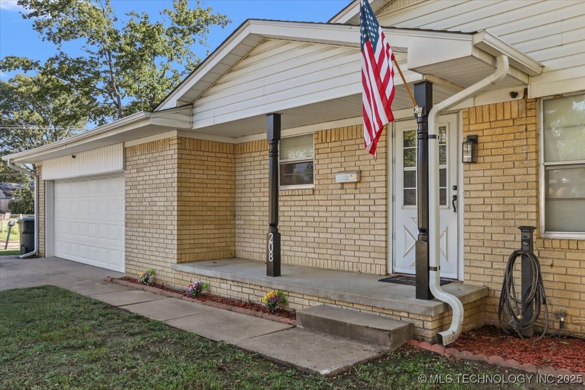 208 N Chambers Trail Property Photo 4