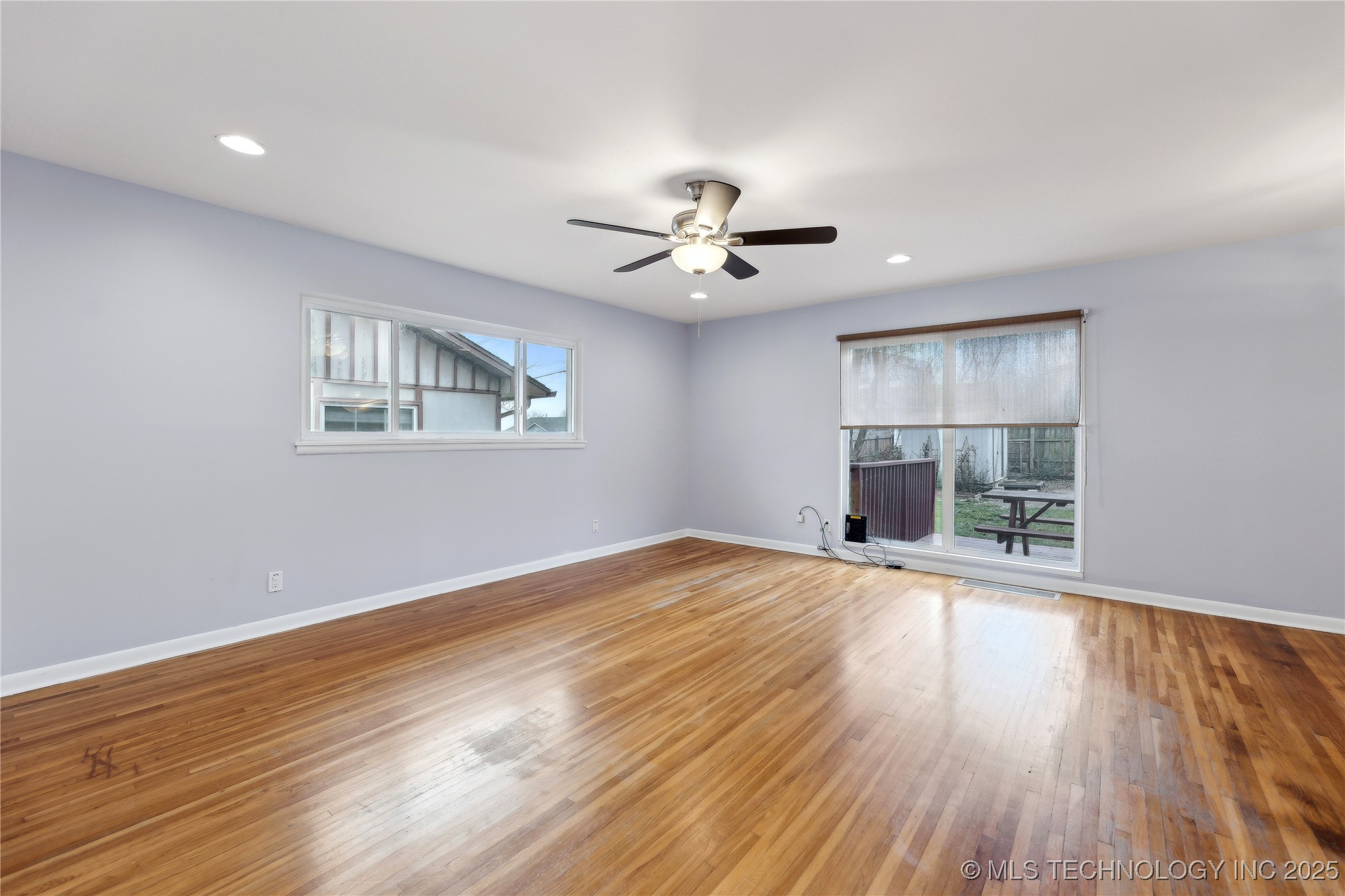 5734 E 24th Place Property Photo 3