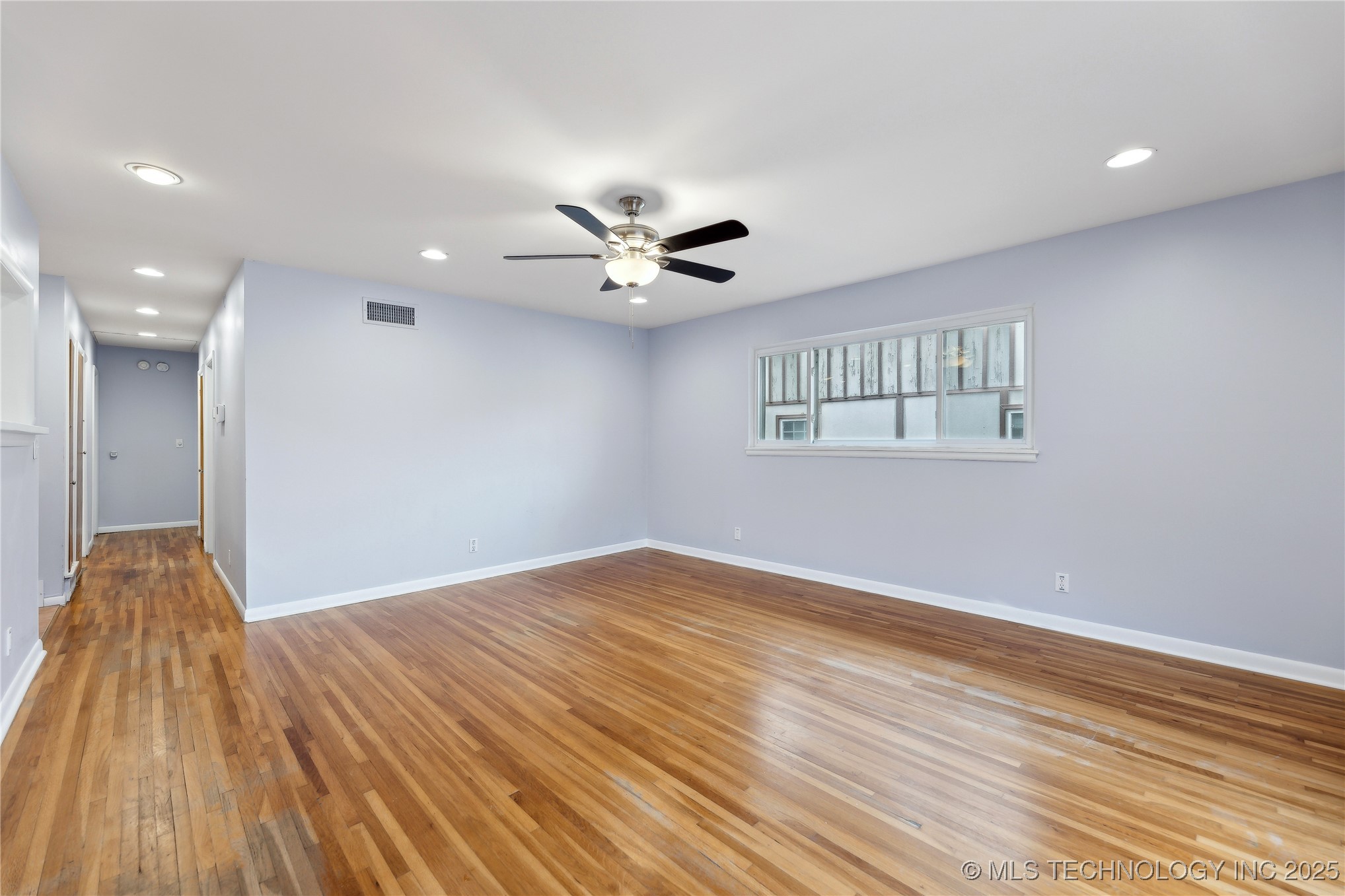 5734 E 24th Place Property Photo 4