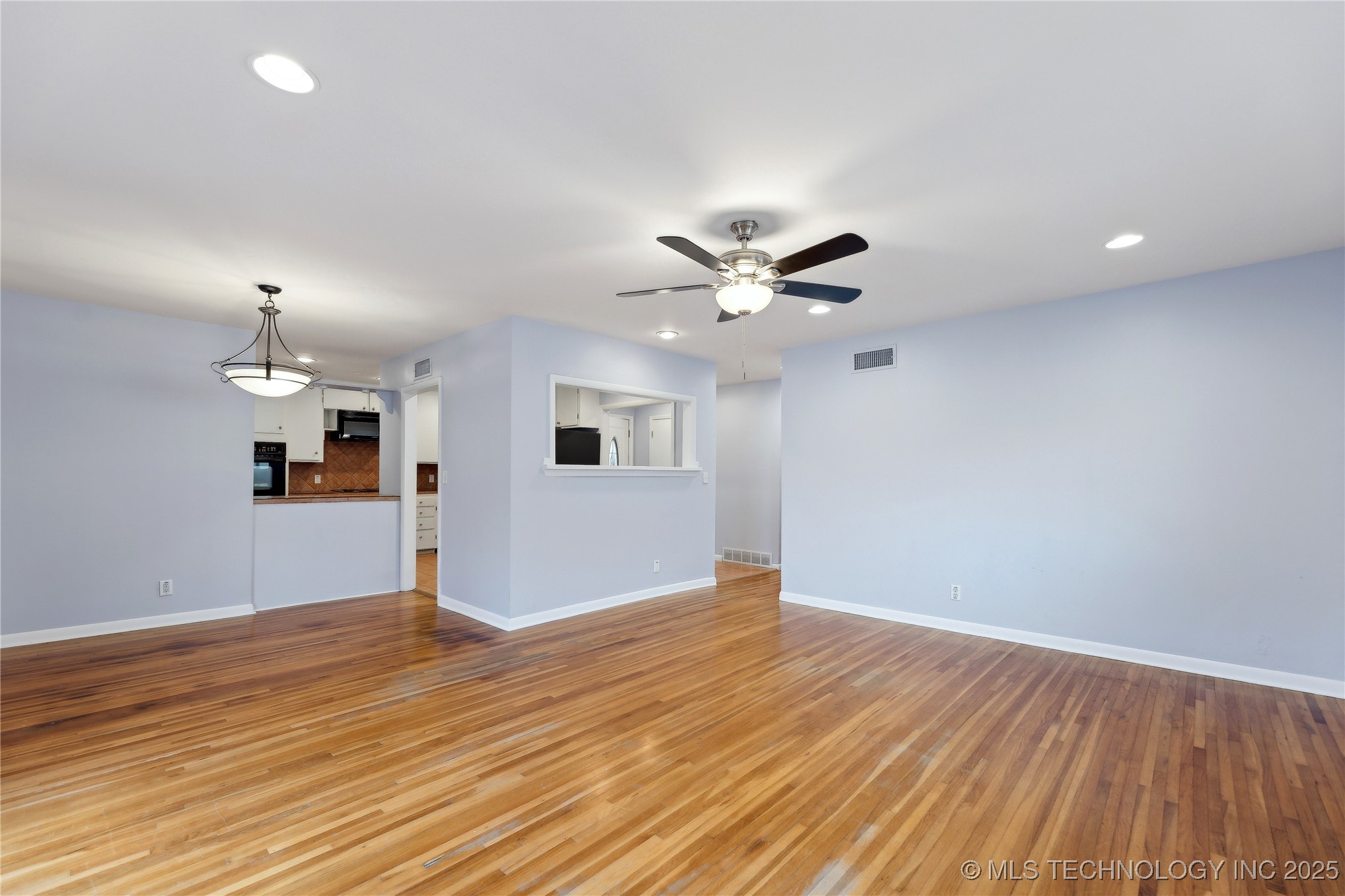 5734 E 24th Place Property Photo 5