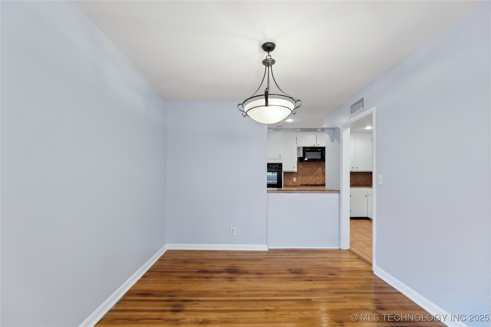 5734 E 24th Place Property Photo 7