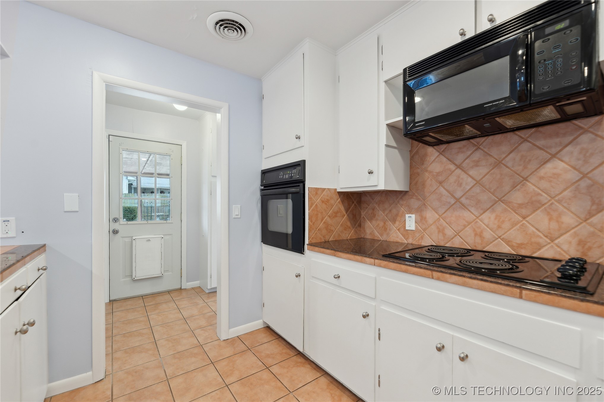 5734 E 24th Place Property Photo 11