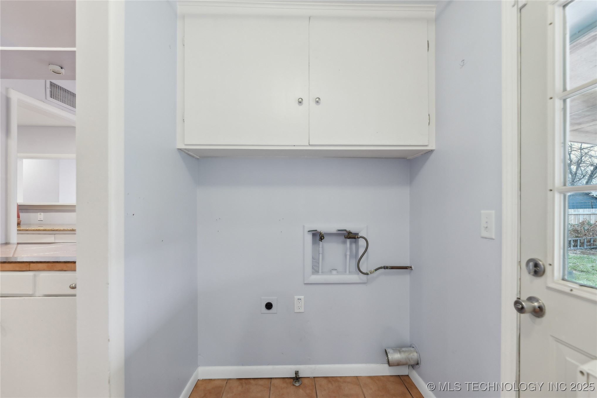 5734 E 24th Place Property Photo 13