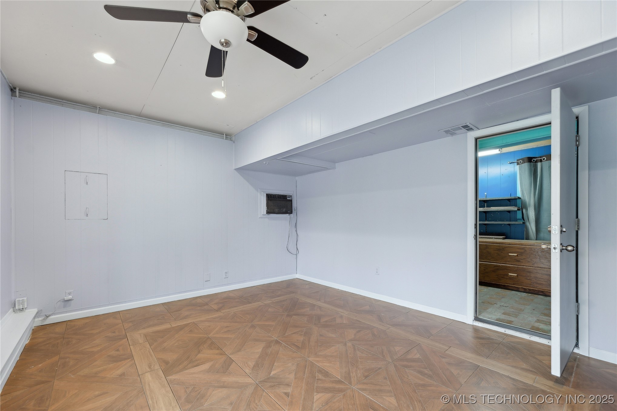 5734 E 24th Place Property Photo 15