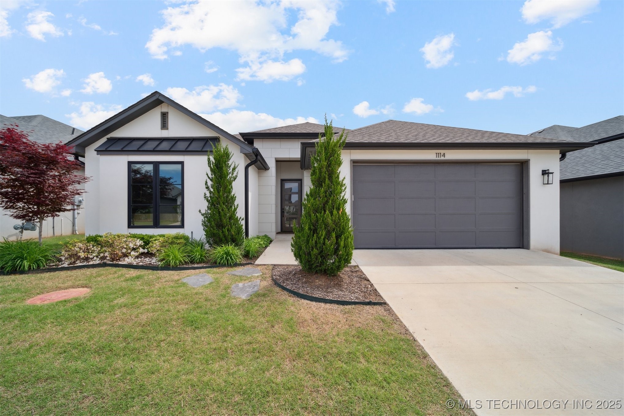 1114 W 86th Street S Property Photo 1