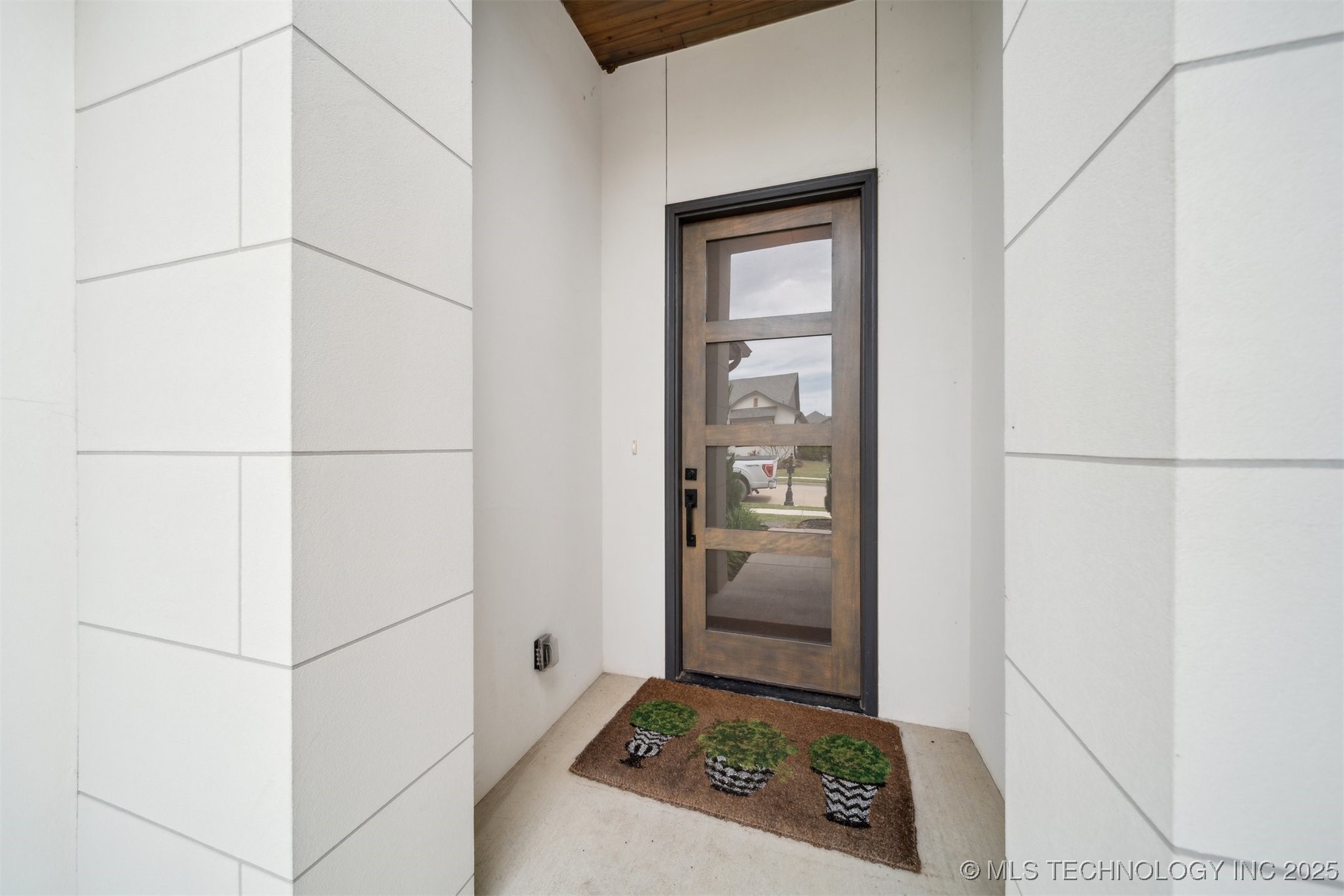 1114 W 86th Street S Property Photo 5