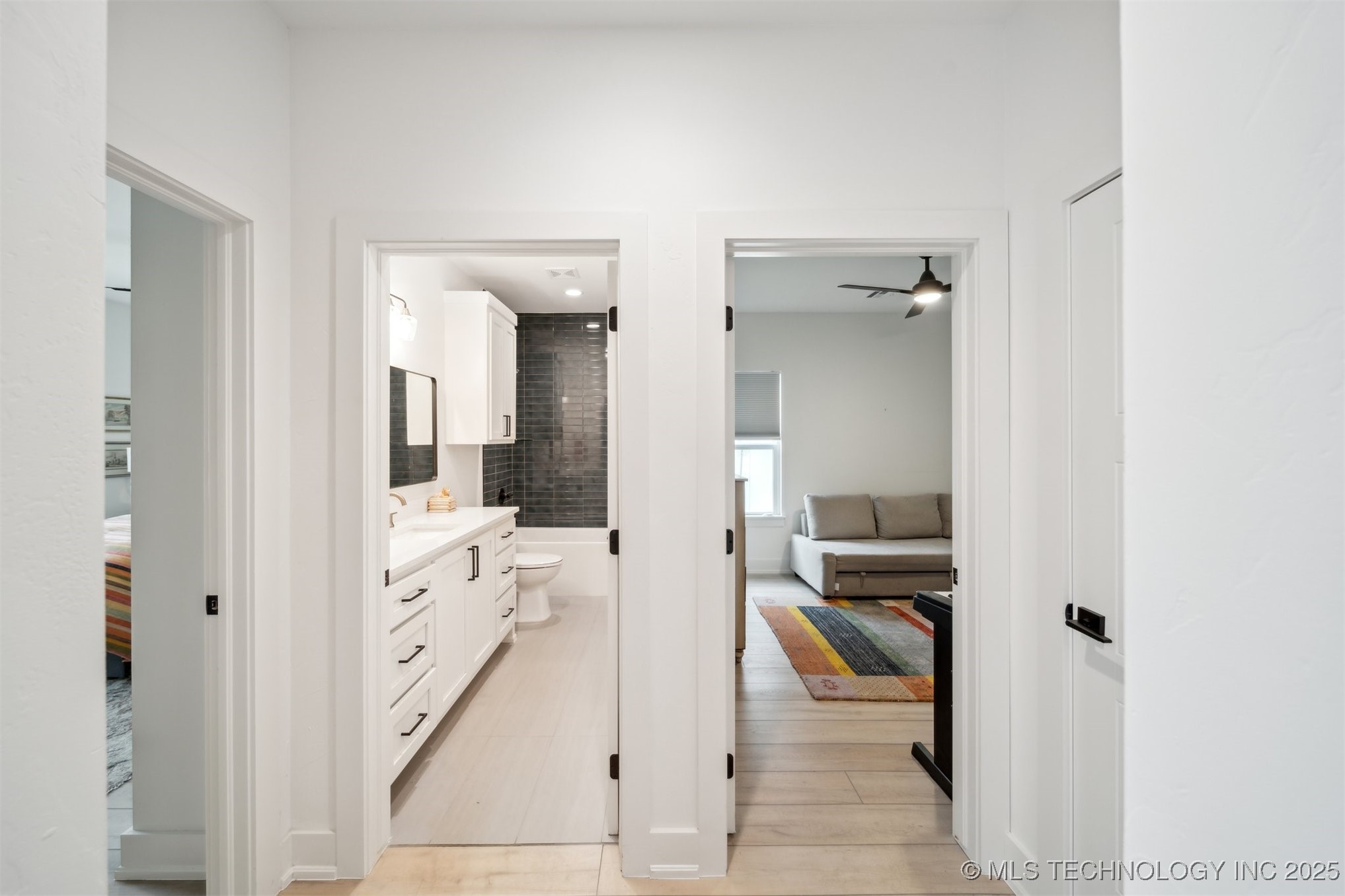 1114 W 86th Street S Property Photo 8