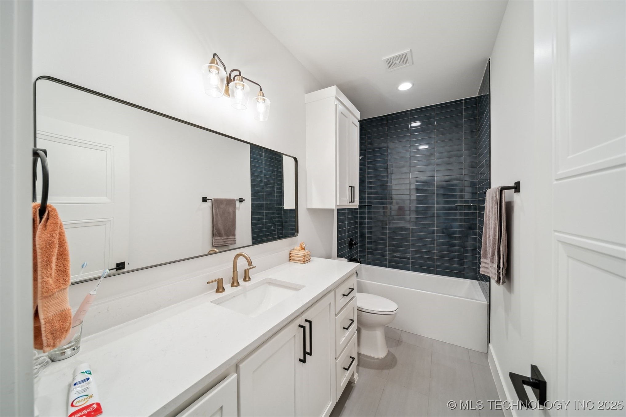 1114 W 86th Street S Property Photo 12