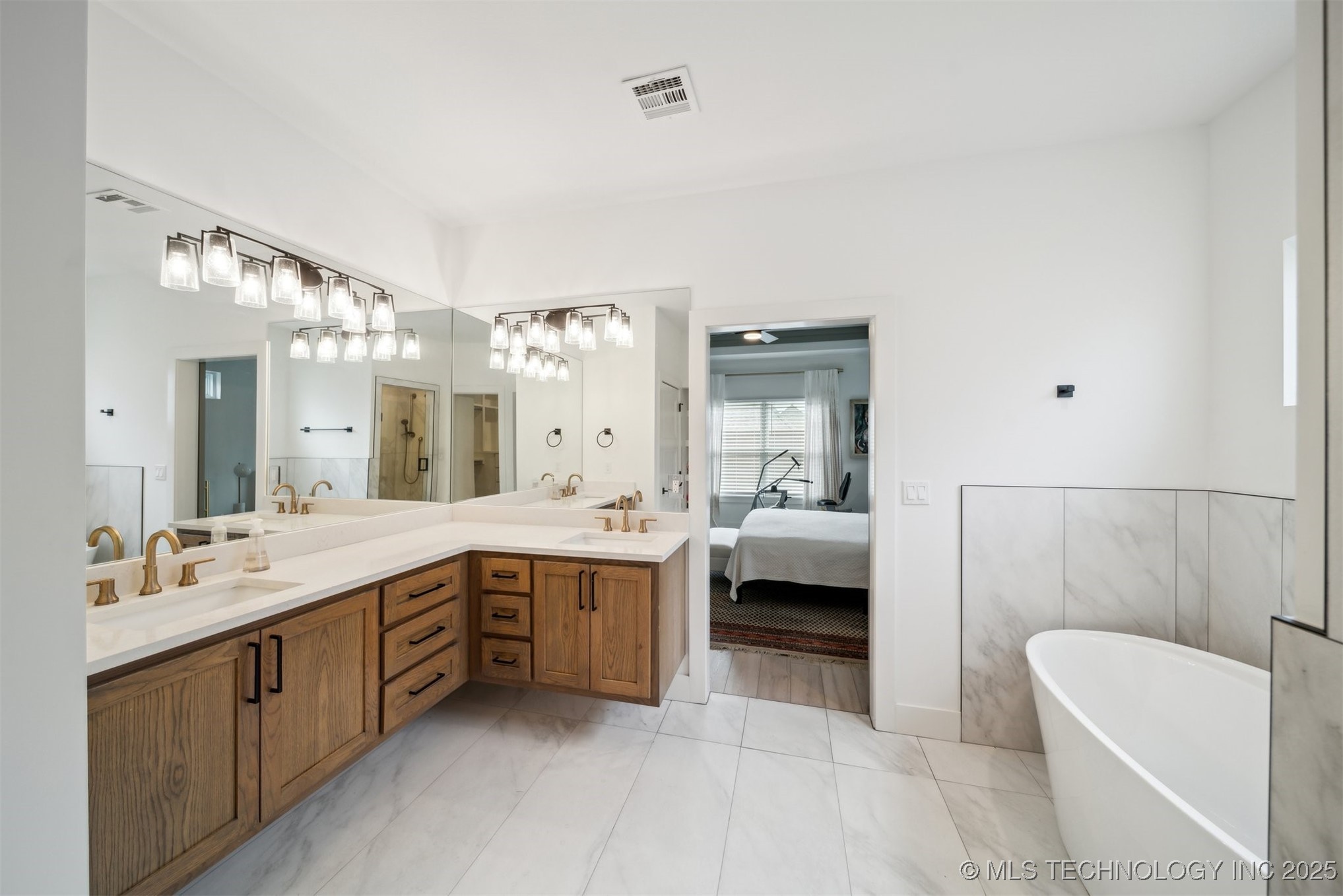 1114 W 86th Street S Property Photo 24