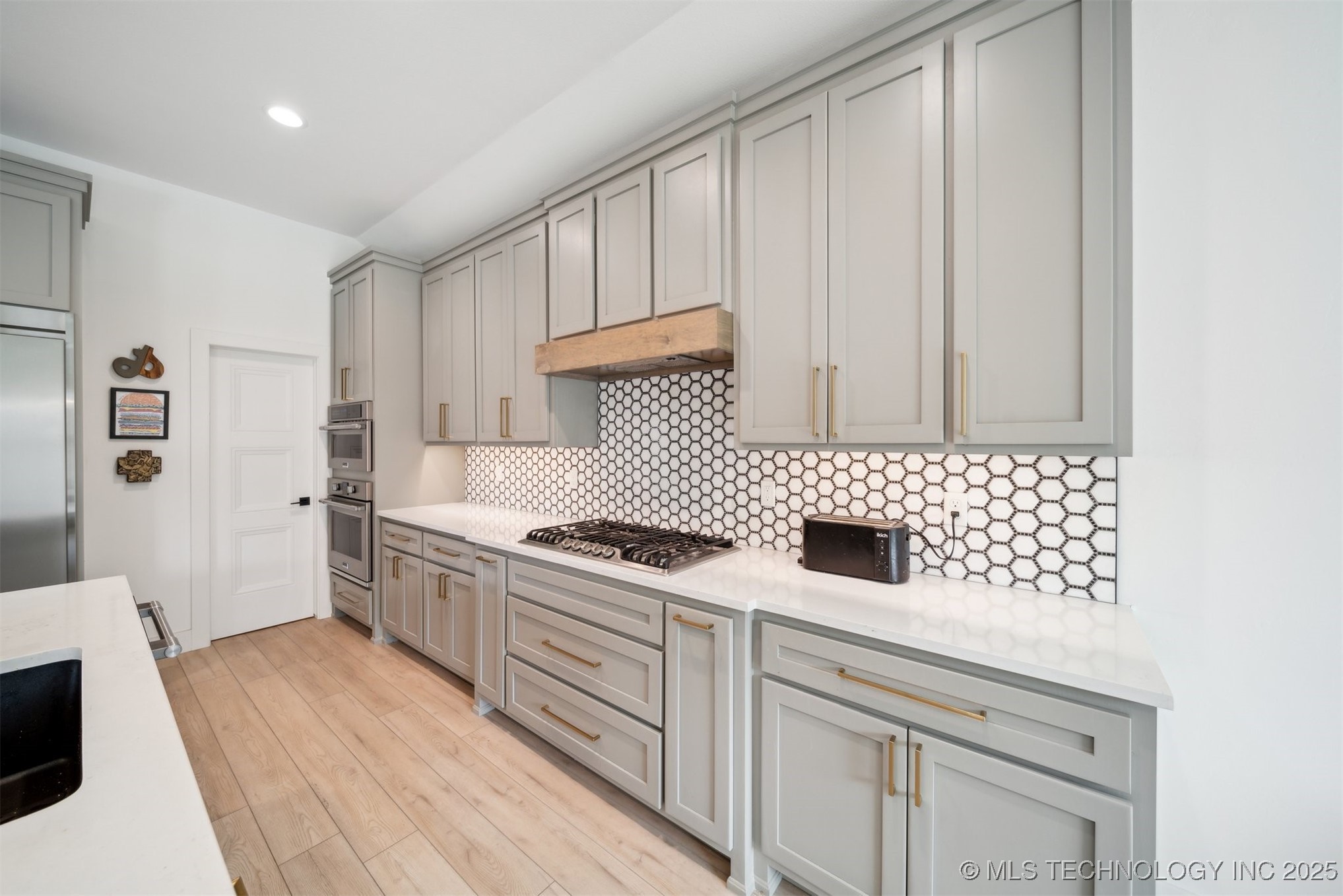 1114 W 86th Street S Property Photo 35