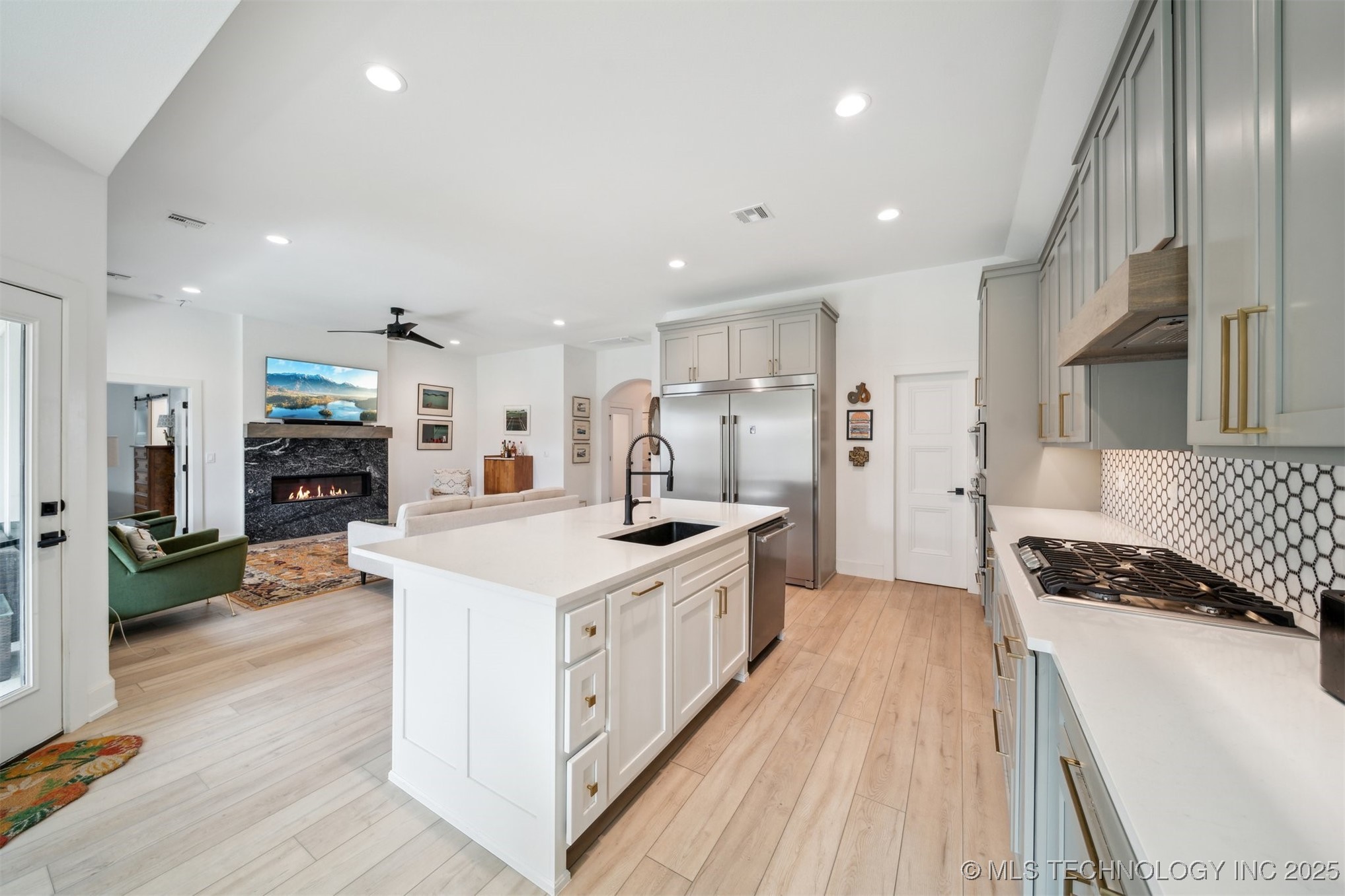 1114 W 86th Street S Property Photo 36