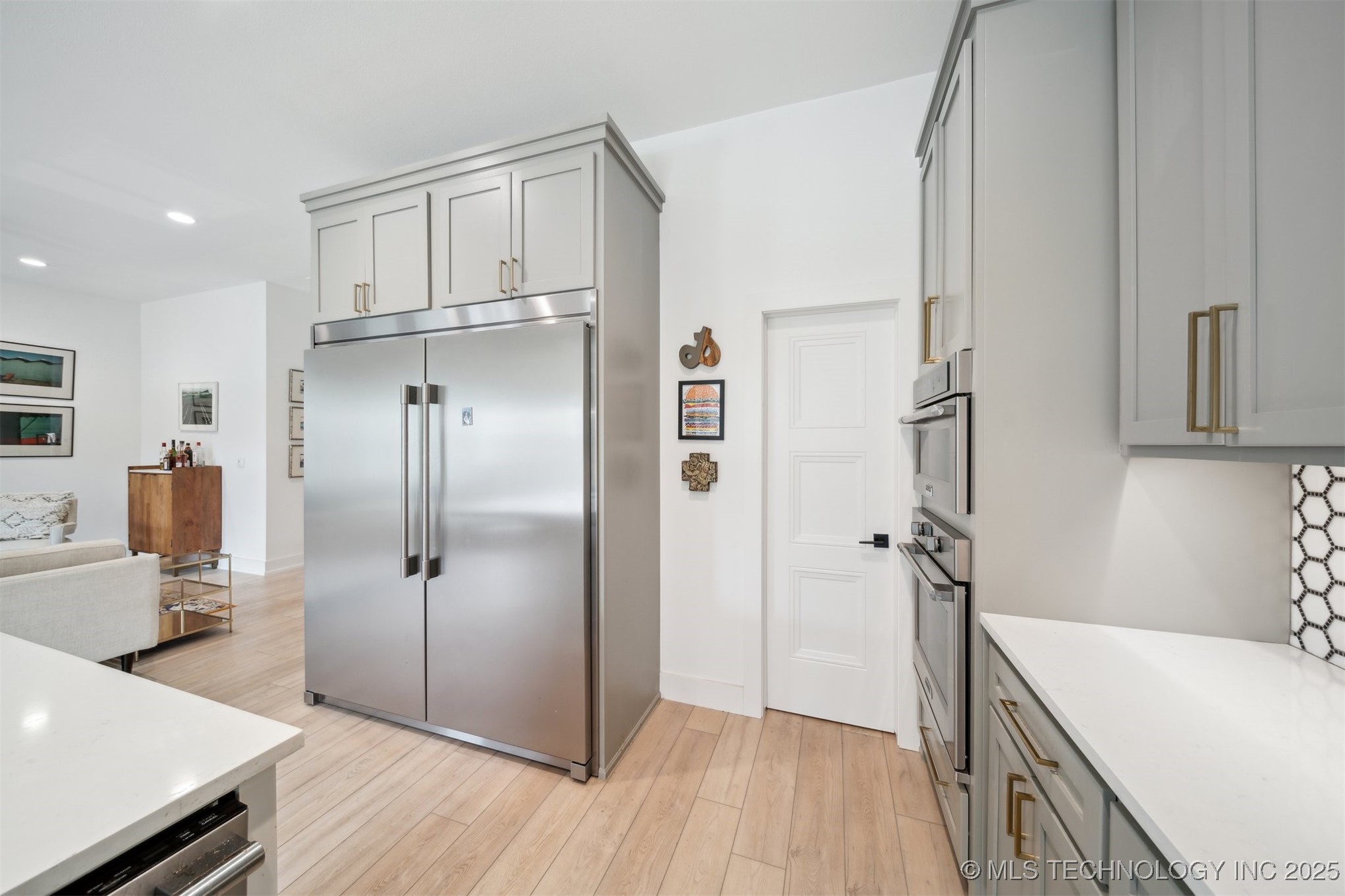 1114 W 86th Street S Property Photo 38