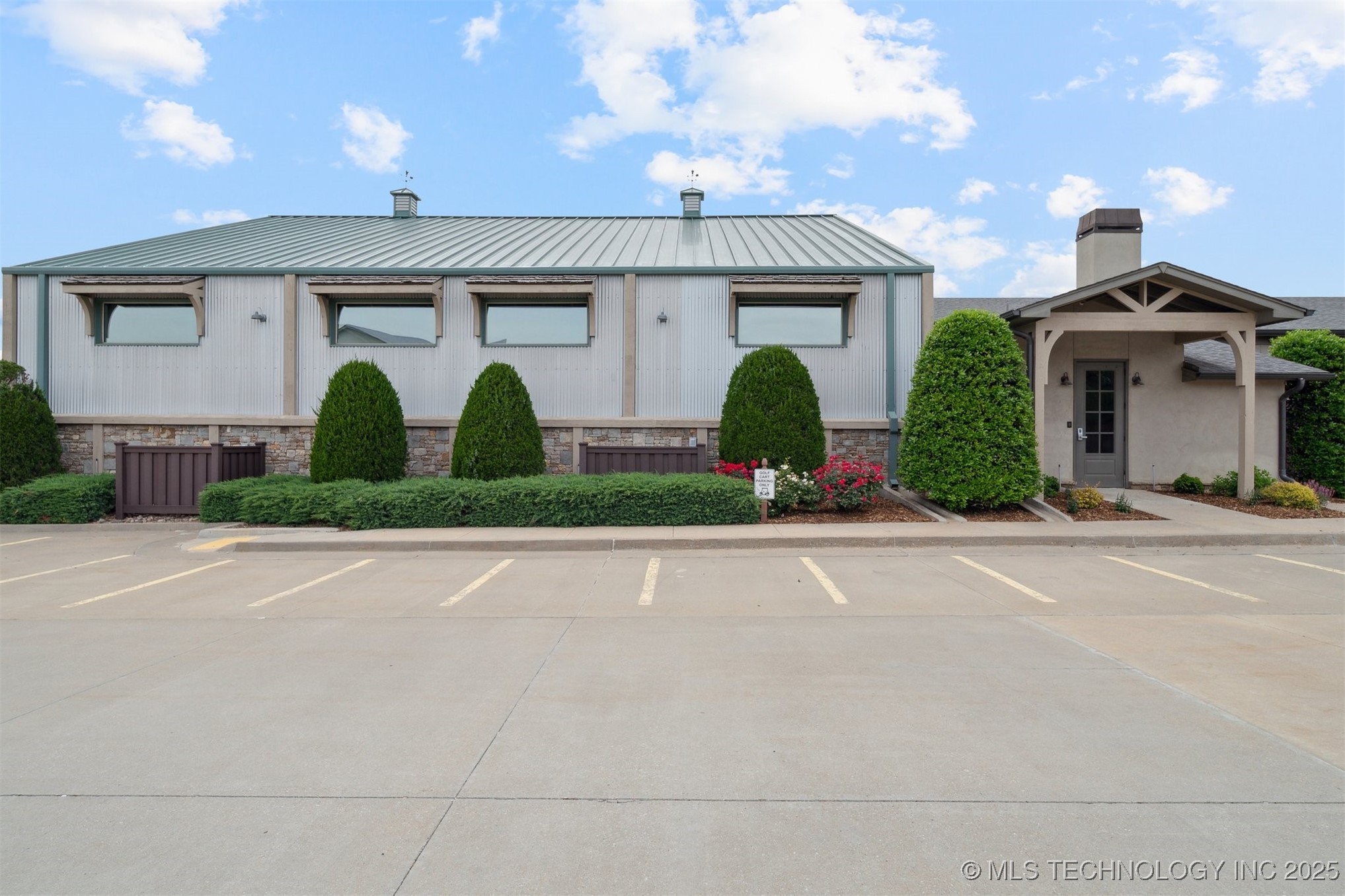 1114 W 86th Street S Property Photo 46