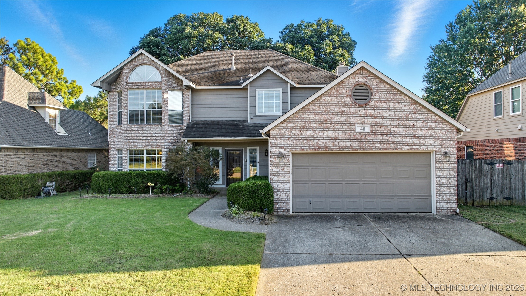 411 W Union Place Property Photo 1