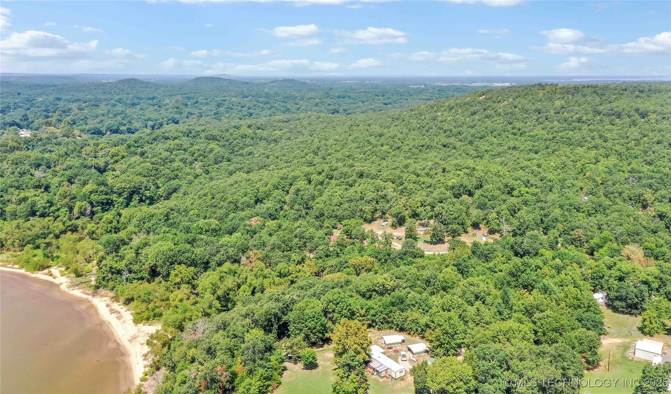 1173 Eagle Loop Drive Property Photo 8