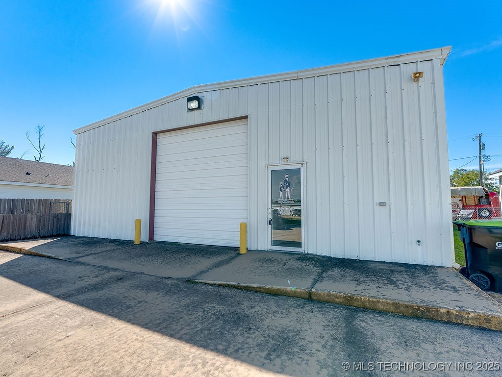 419 W 13th Property Photo 2