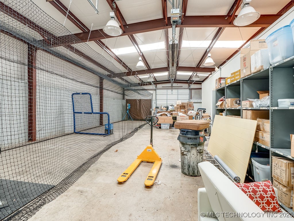 419 W 13th Property Photo 7