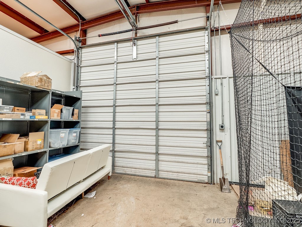 419 W 13th Property Photo 9