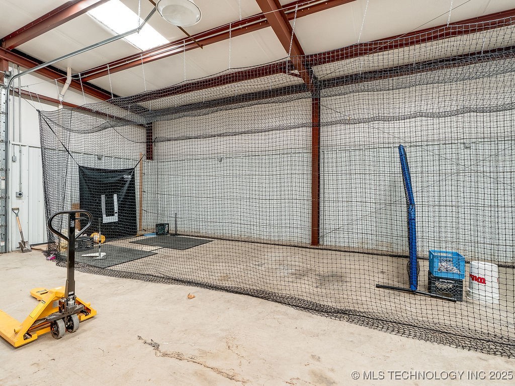 419 W 13th Property Photo 10