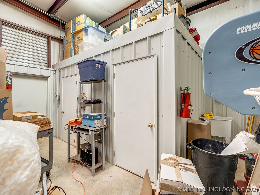 419 W 13th Property Photo 12