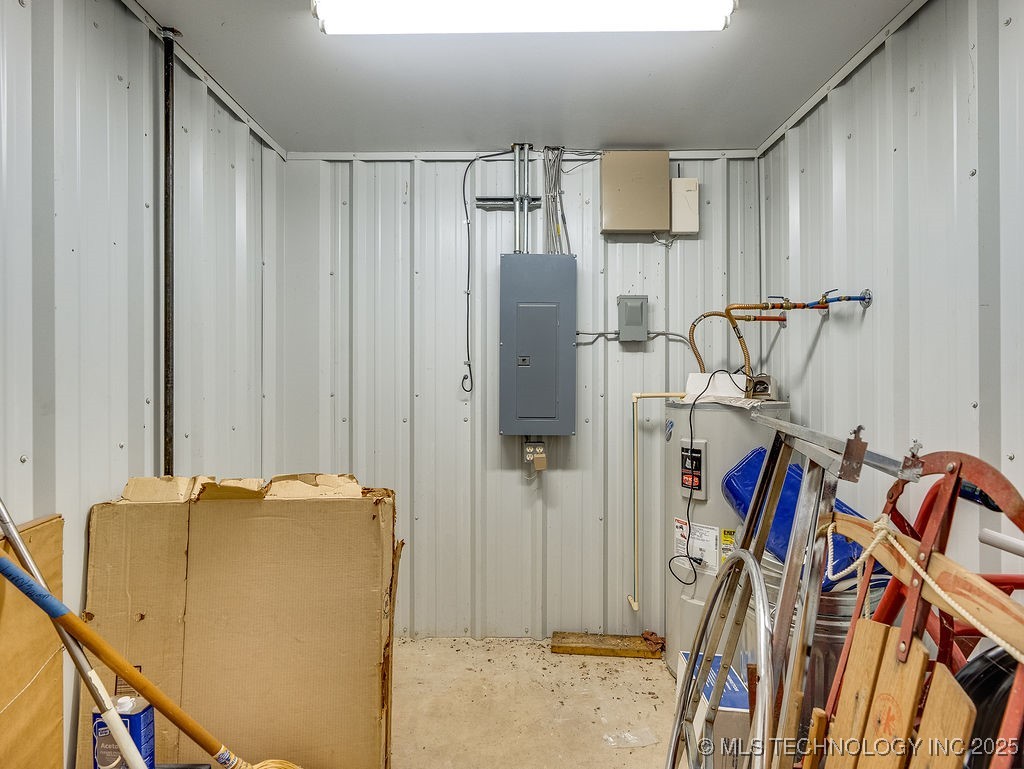 419 W 13th Property Photo 13