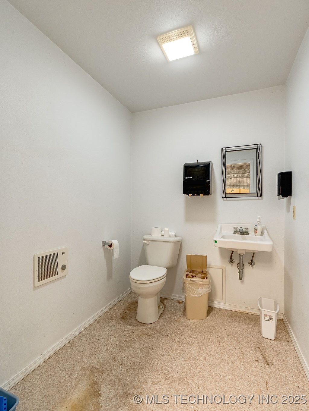 419 W 13th Property Photo 15