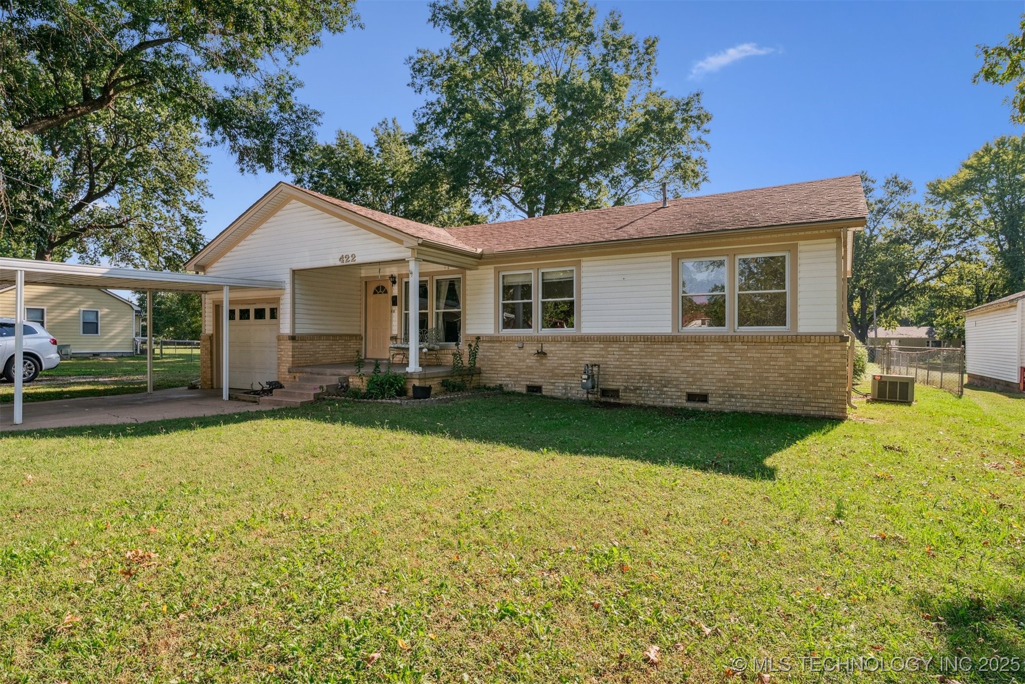 422 N Foreman Street Property Photo 2