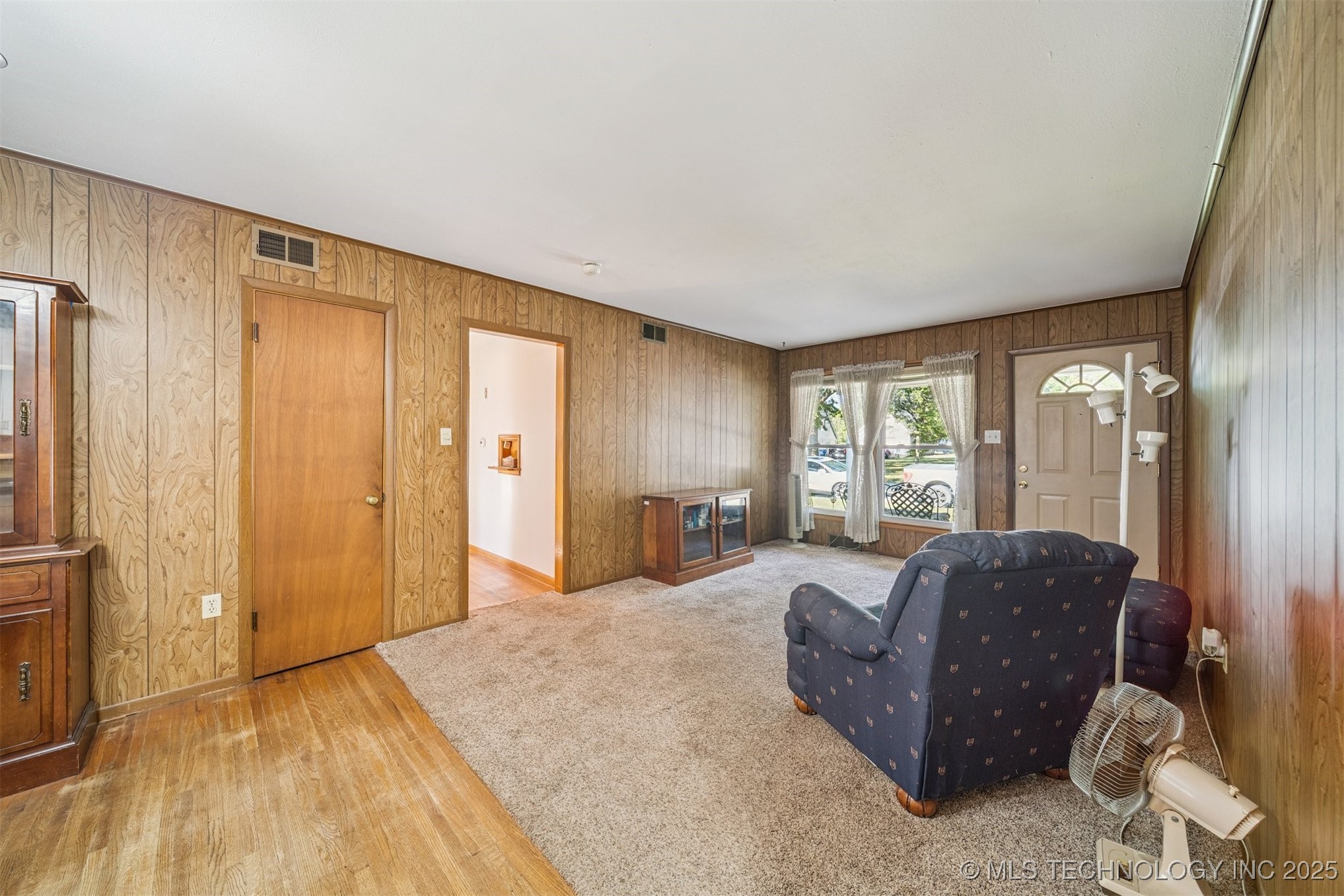 422 N Foreman Street Property Photo 5