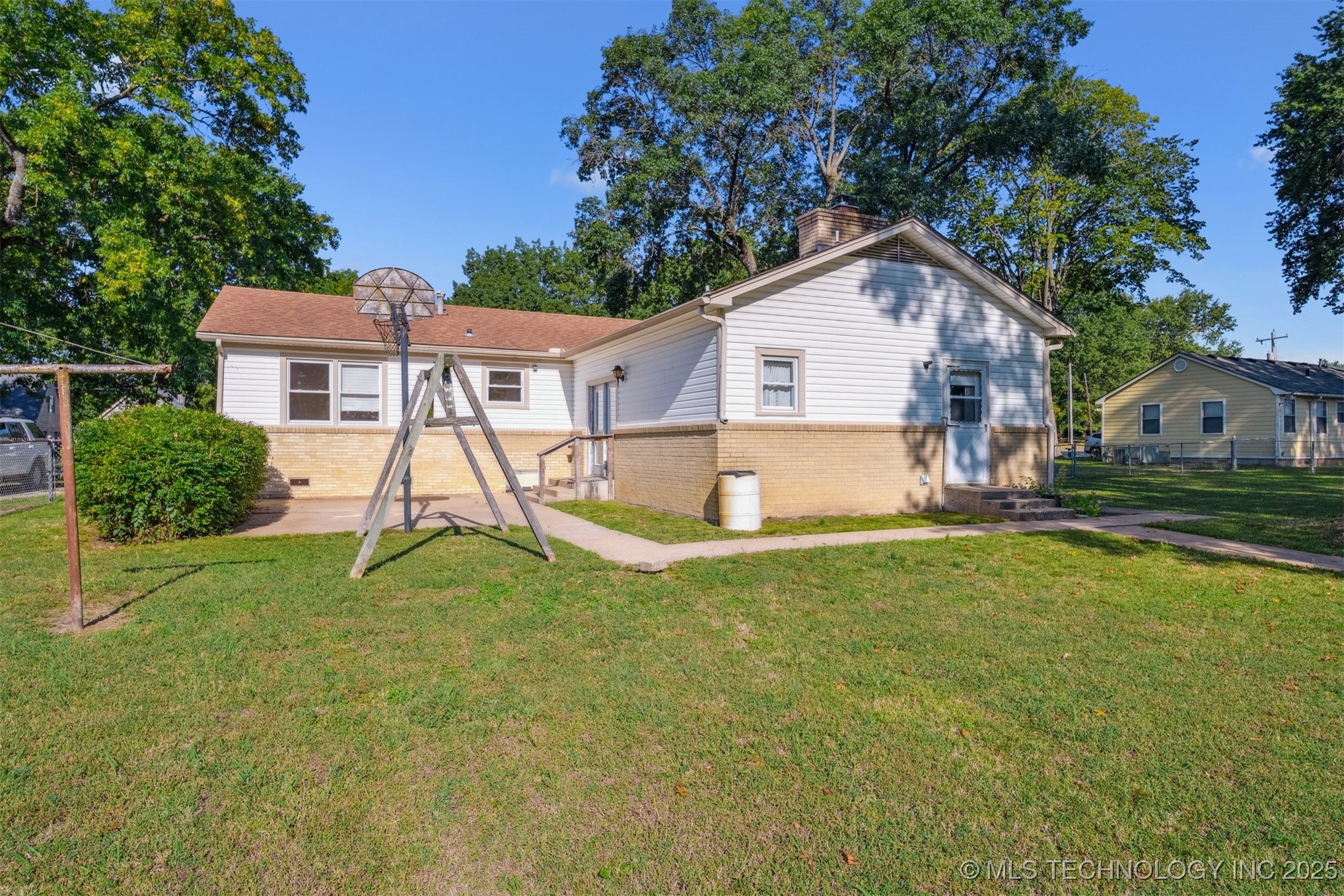 422 N Foreman Street Property Photo 22