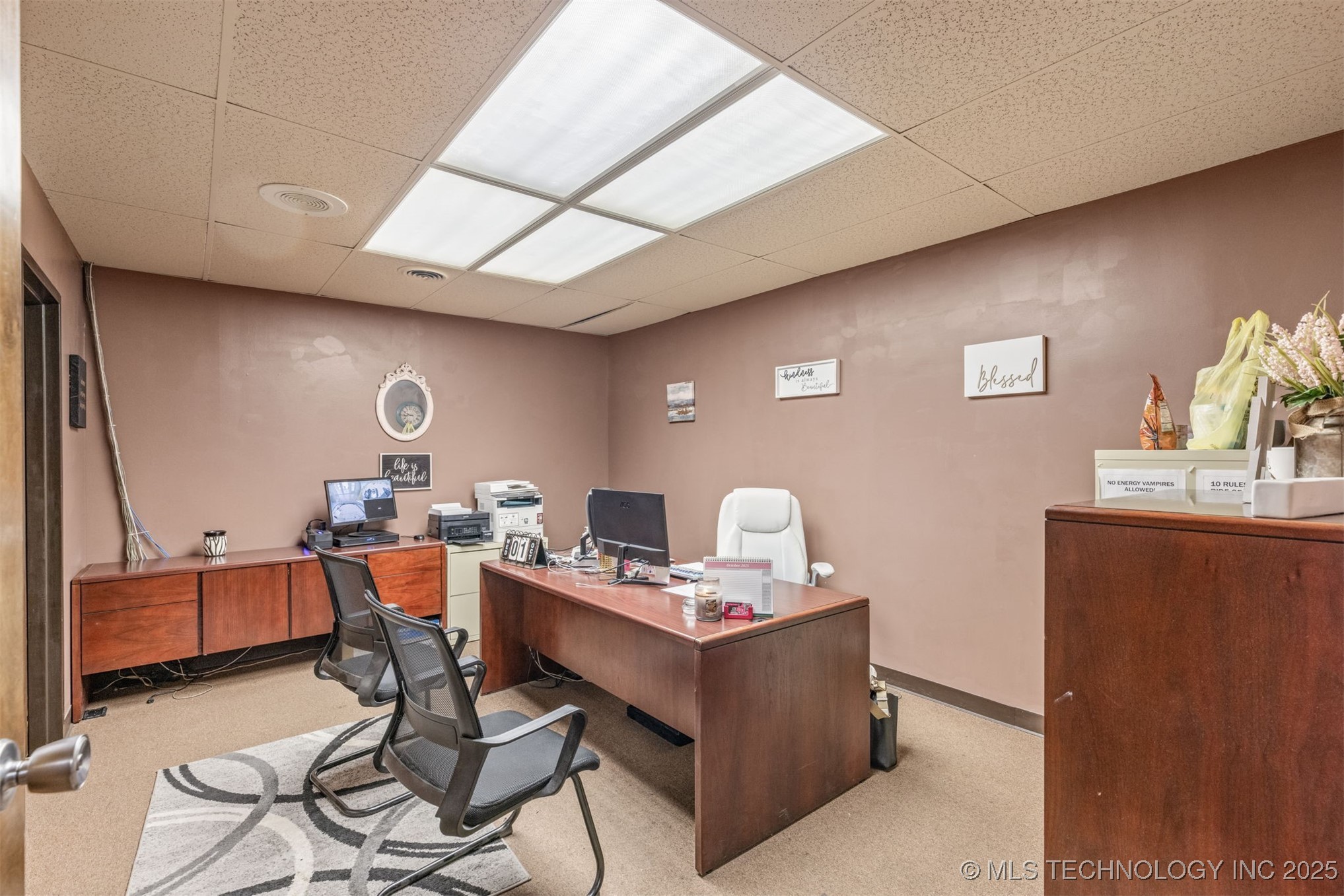 6580 E Skelly Drive Property Photo 14