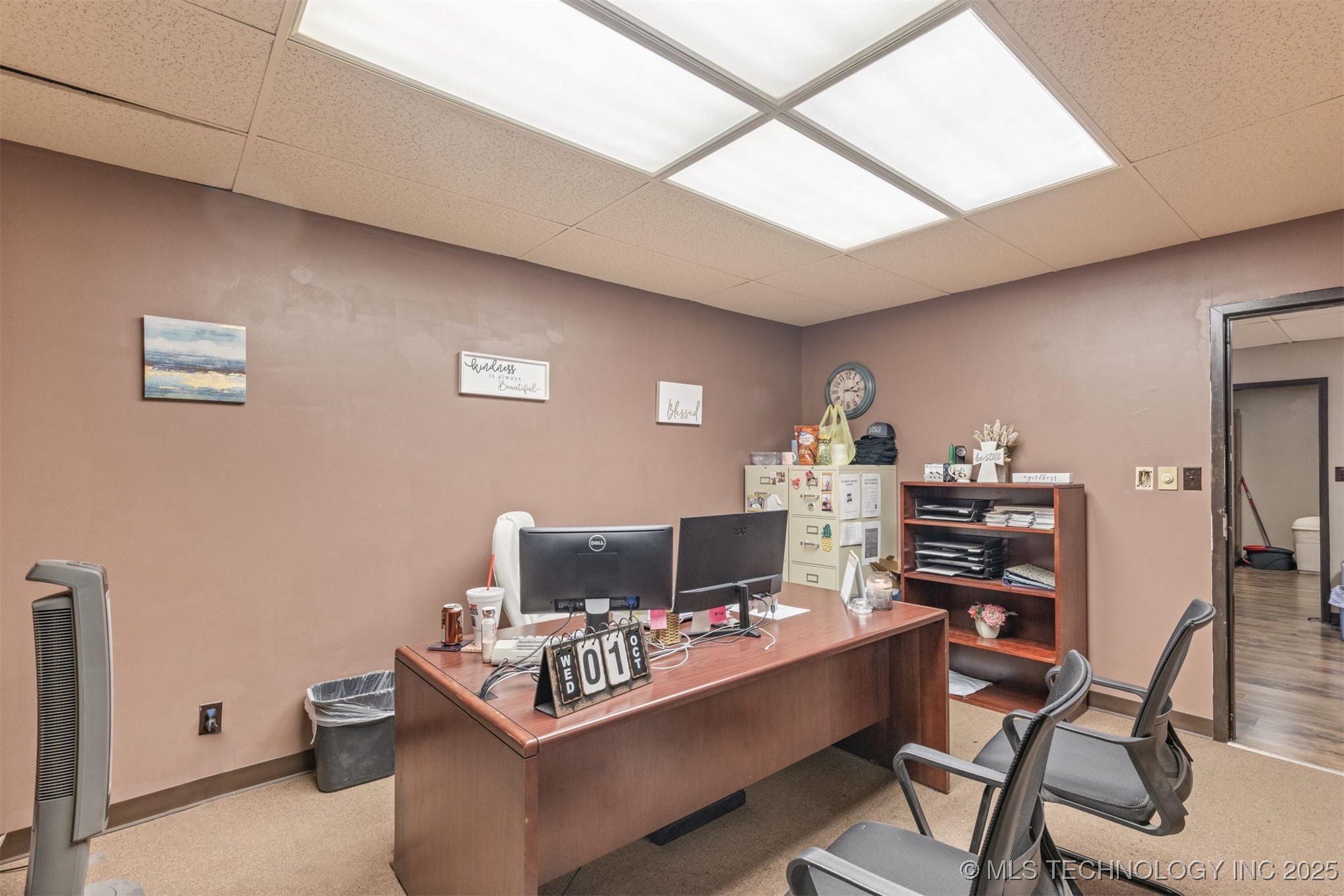 6580 E Skelly Drive Property Photo 15