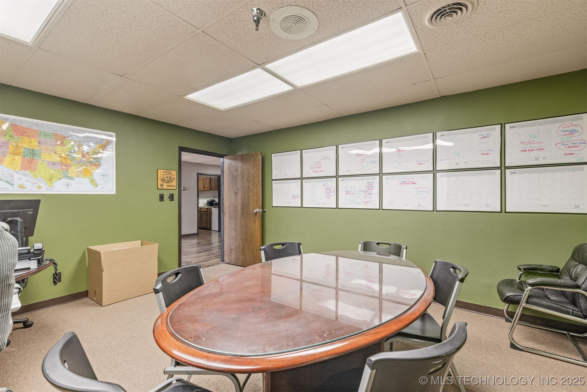 6580 E Skelly Drive Property Photo 20