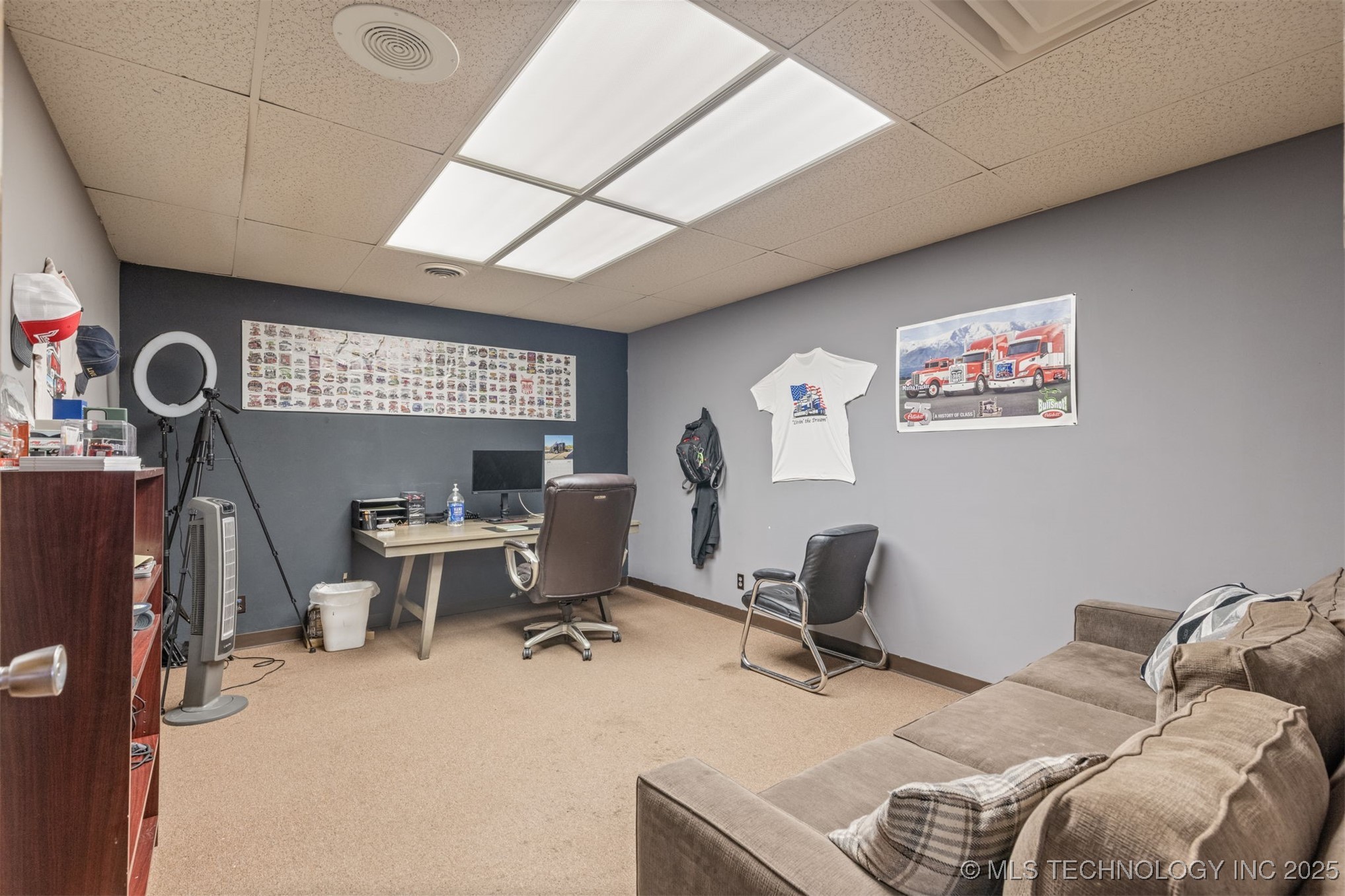 6580 E Skelly Drive Property Photo 21