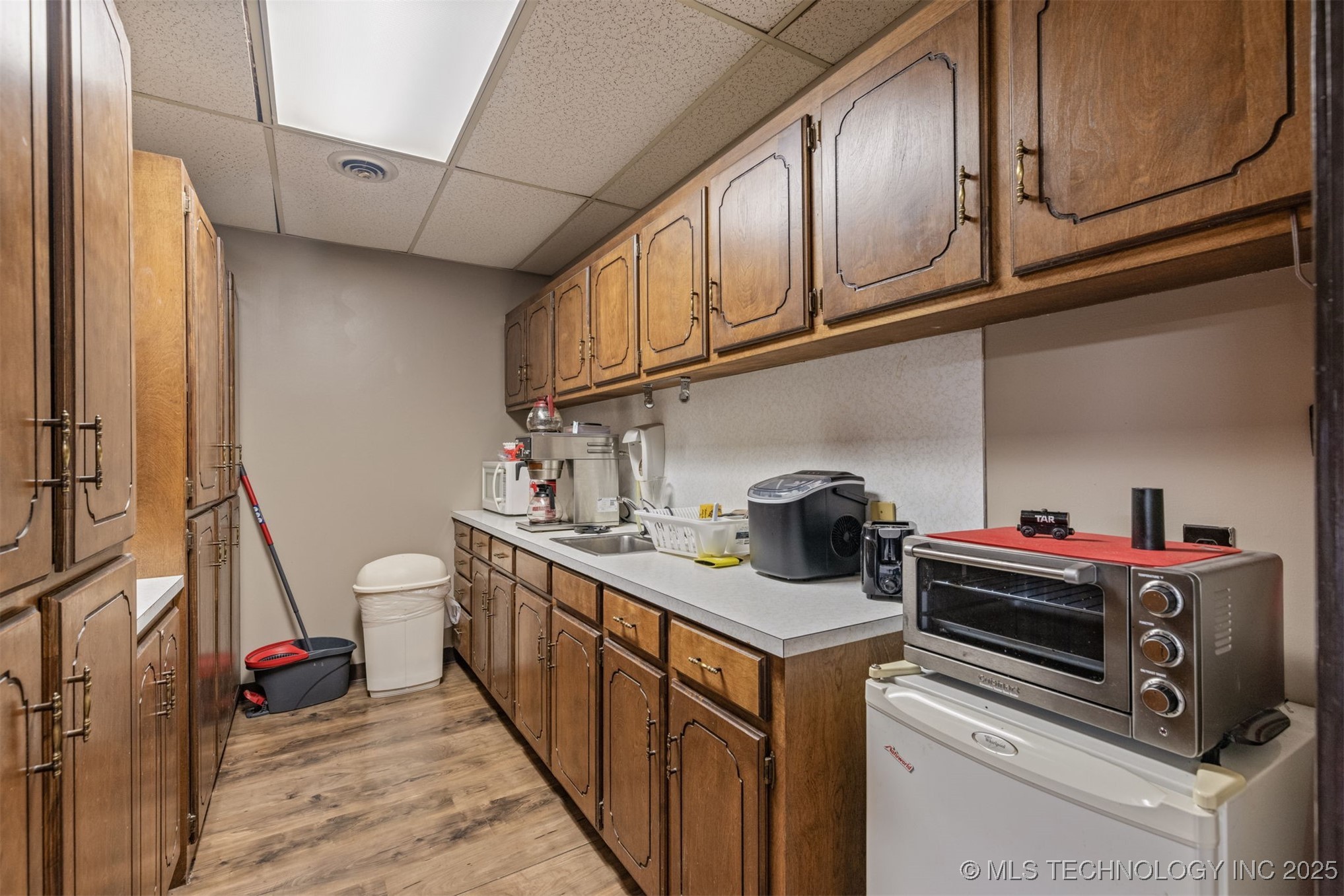 6580 E Skelly Drive Property Photo 23