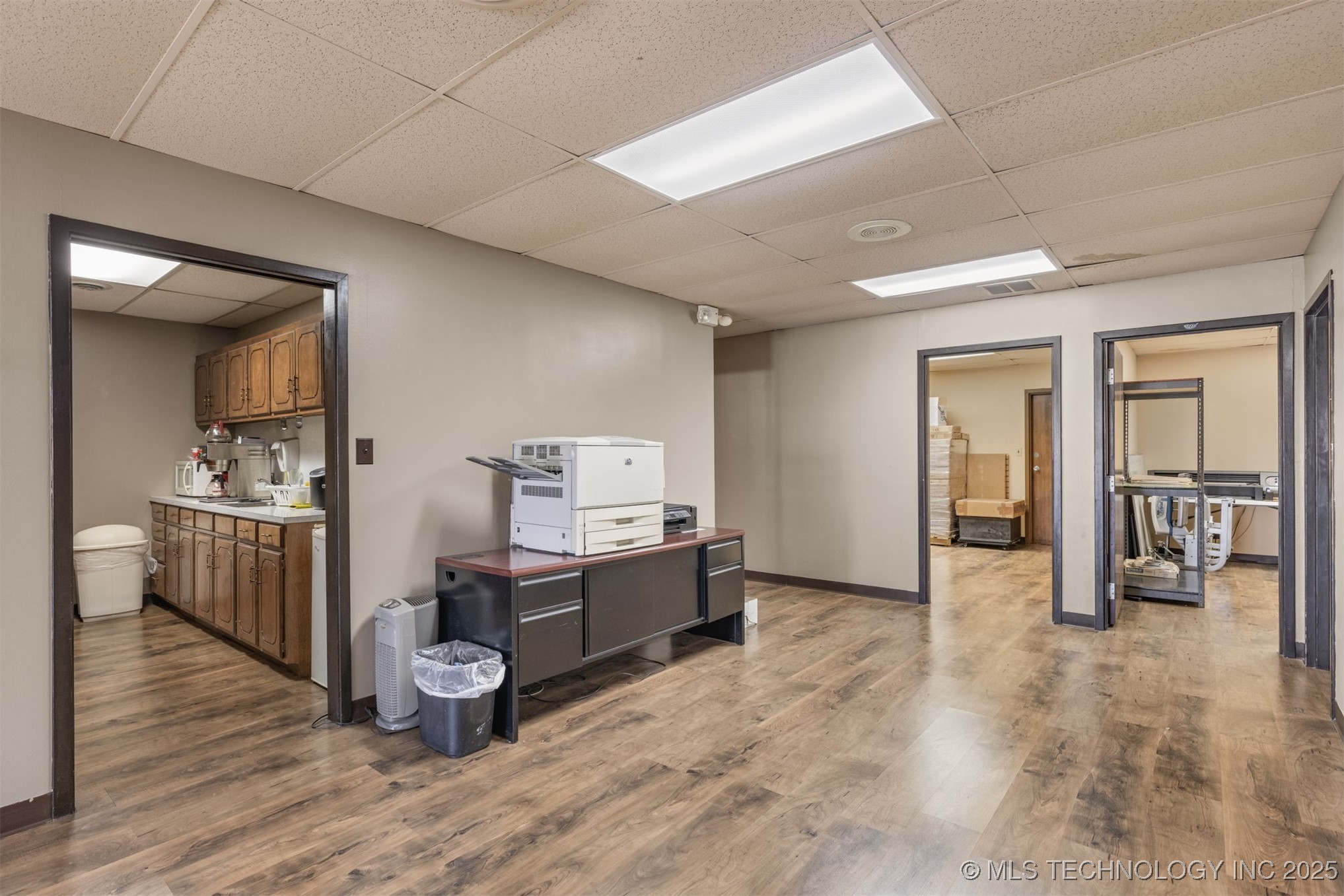 6580 E Skelly Drive Property Photo 24