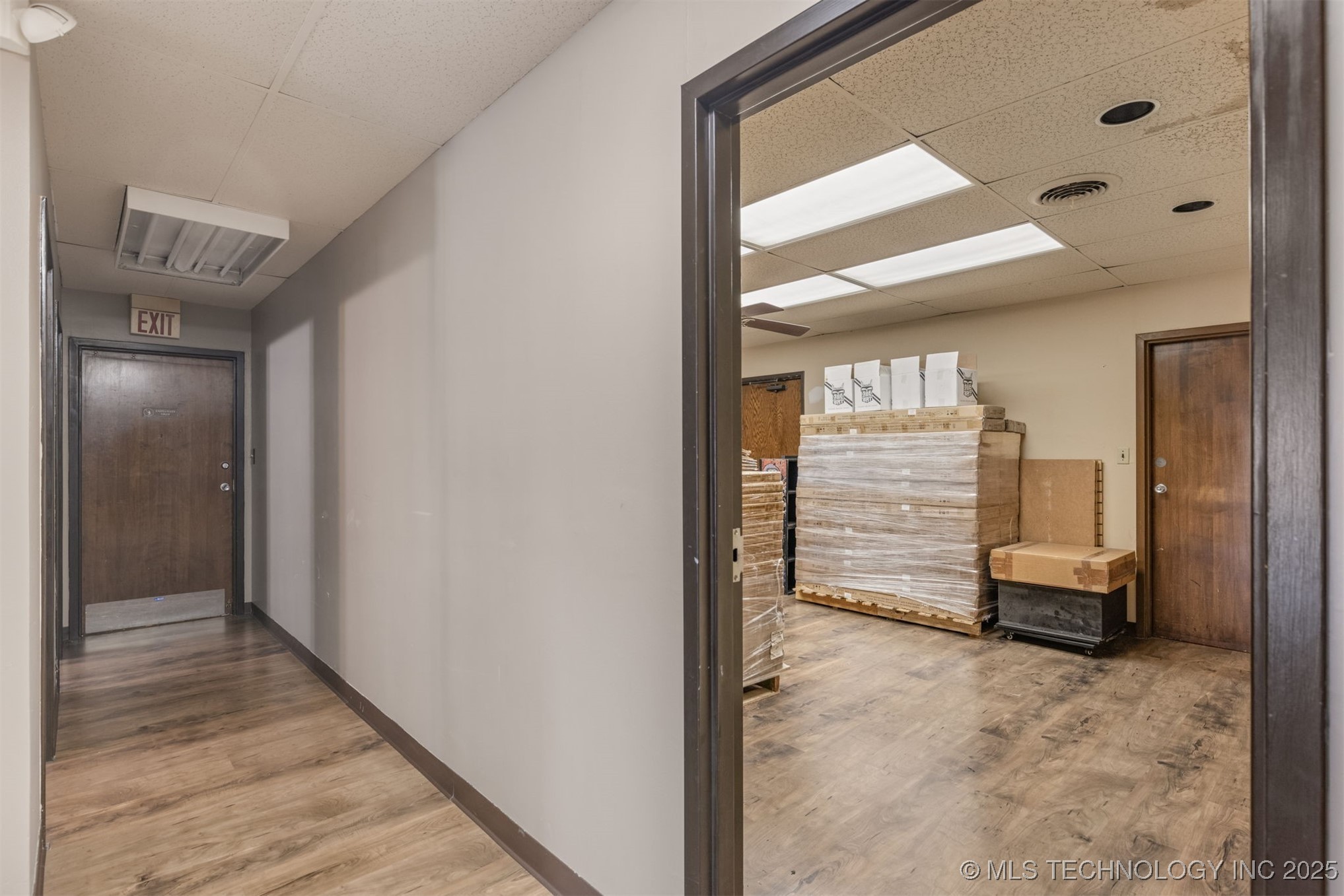 6580 E Skelly Drive Property Photo 25