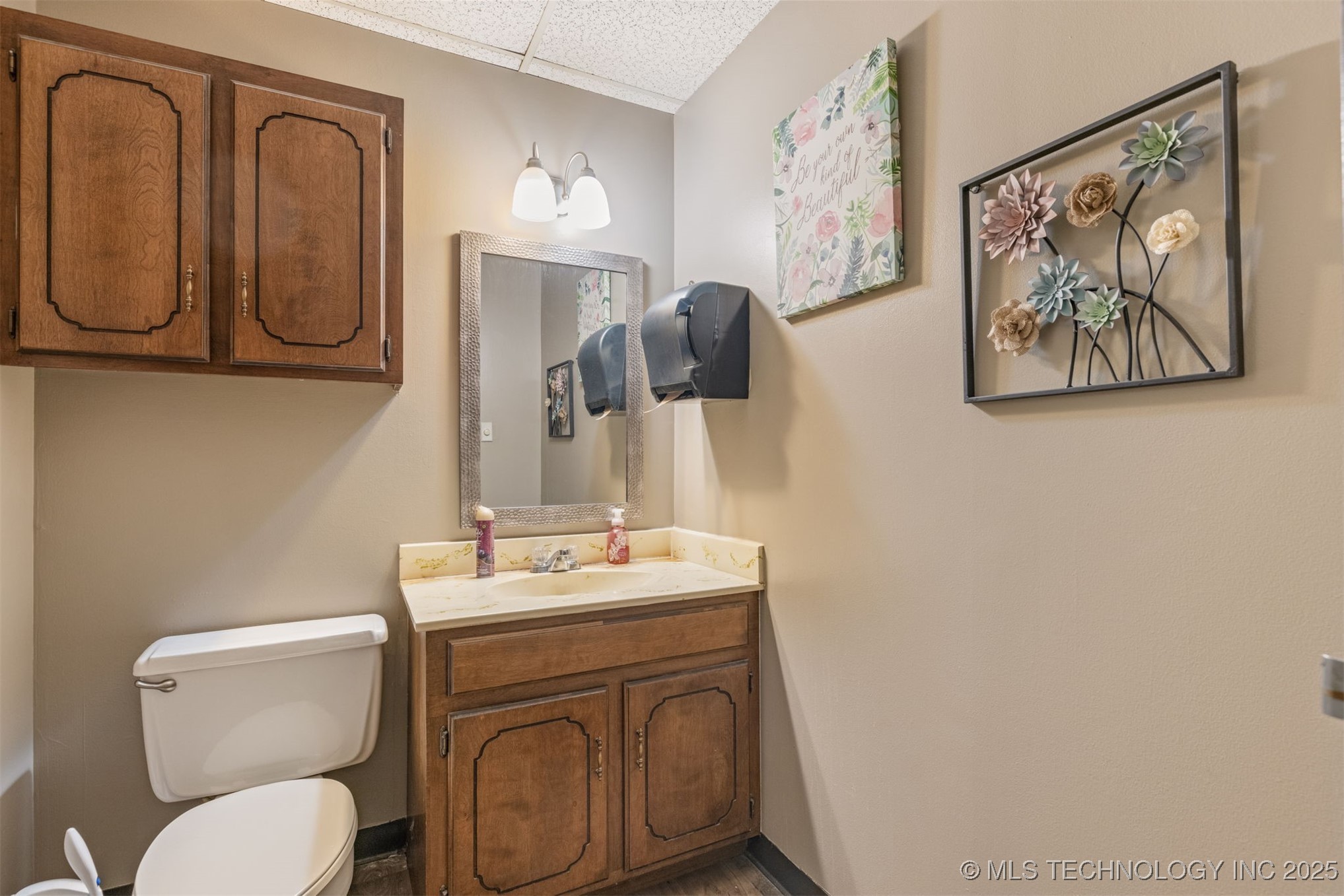 6580 E Skelly Drive Property Photo 27