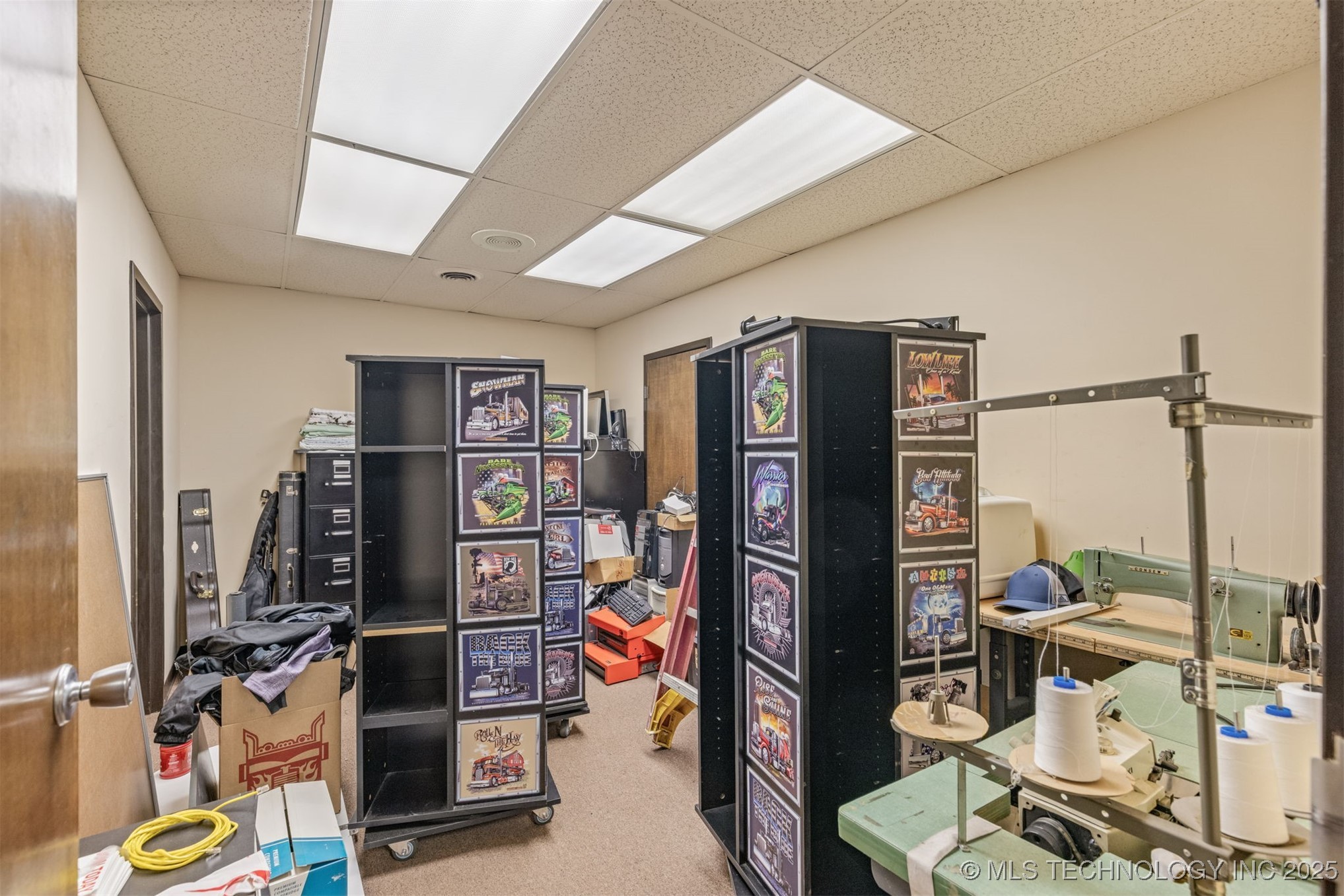 6580 E Skelly Drive Property Photo 34