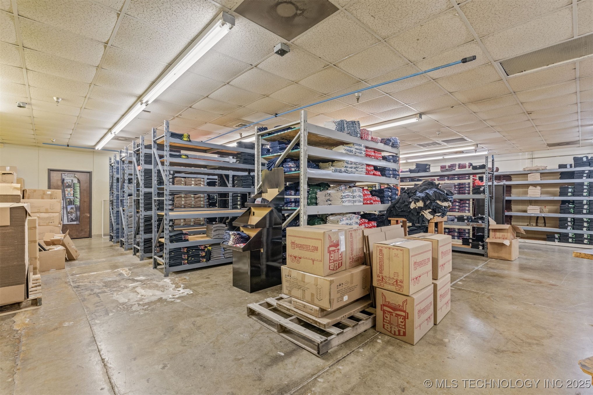 6580 E Skelly Drive Property Photo 38