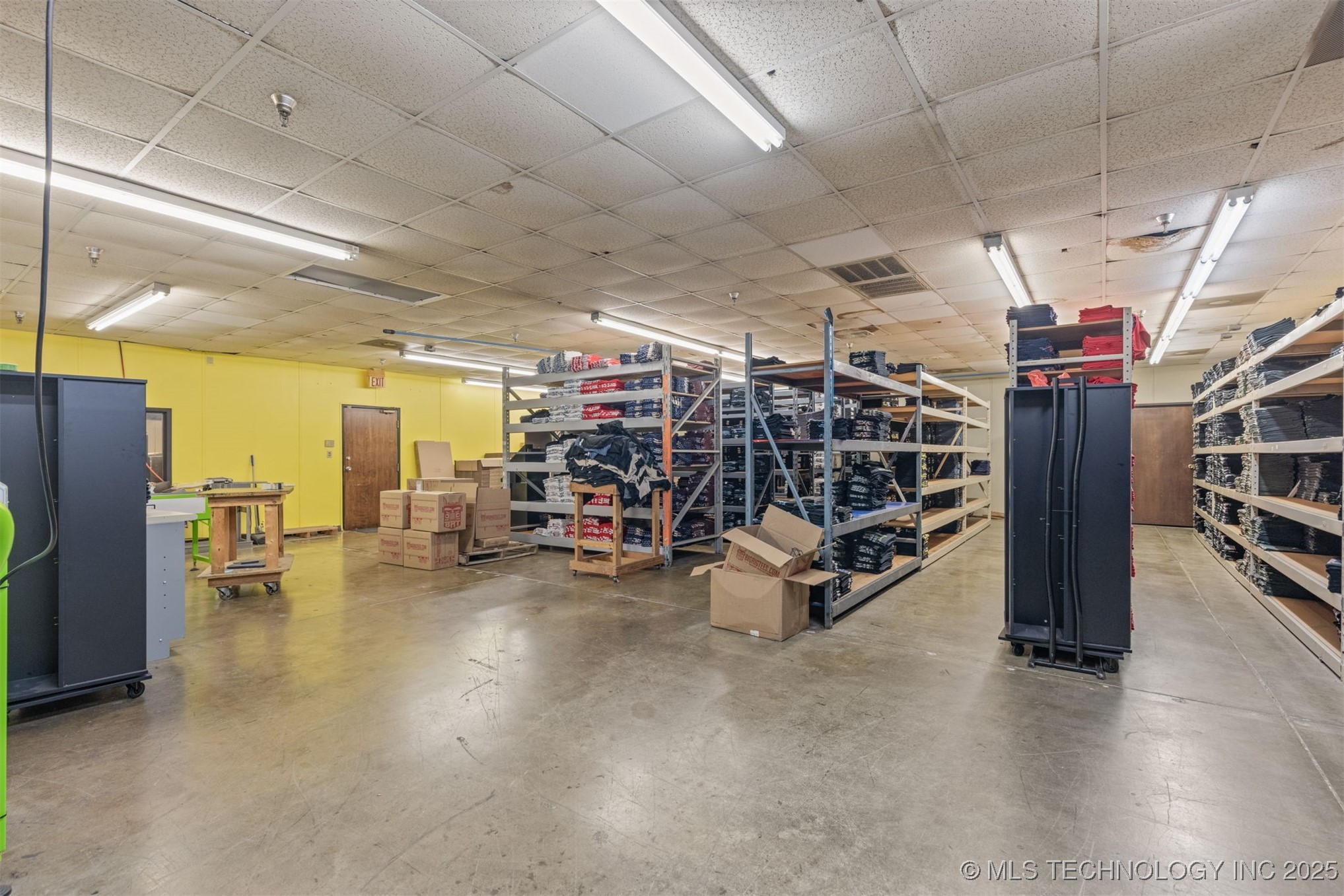 6580 E Skelly Drive Property Photo 39