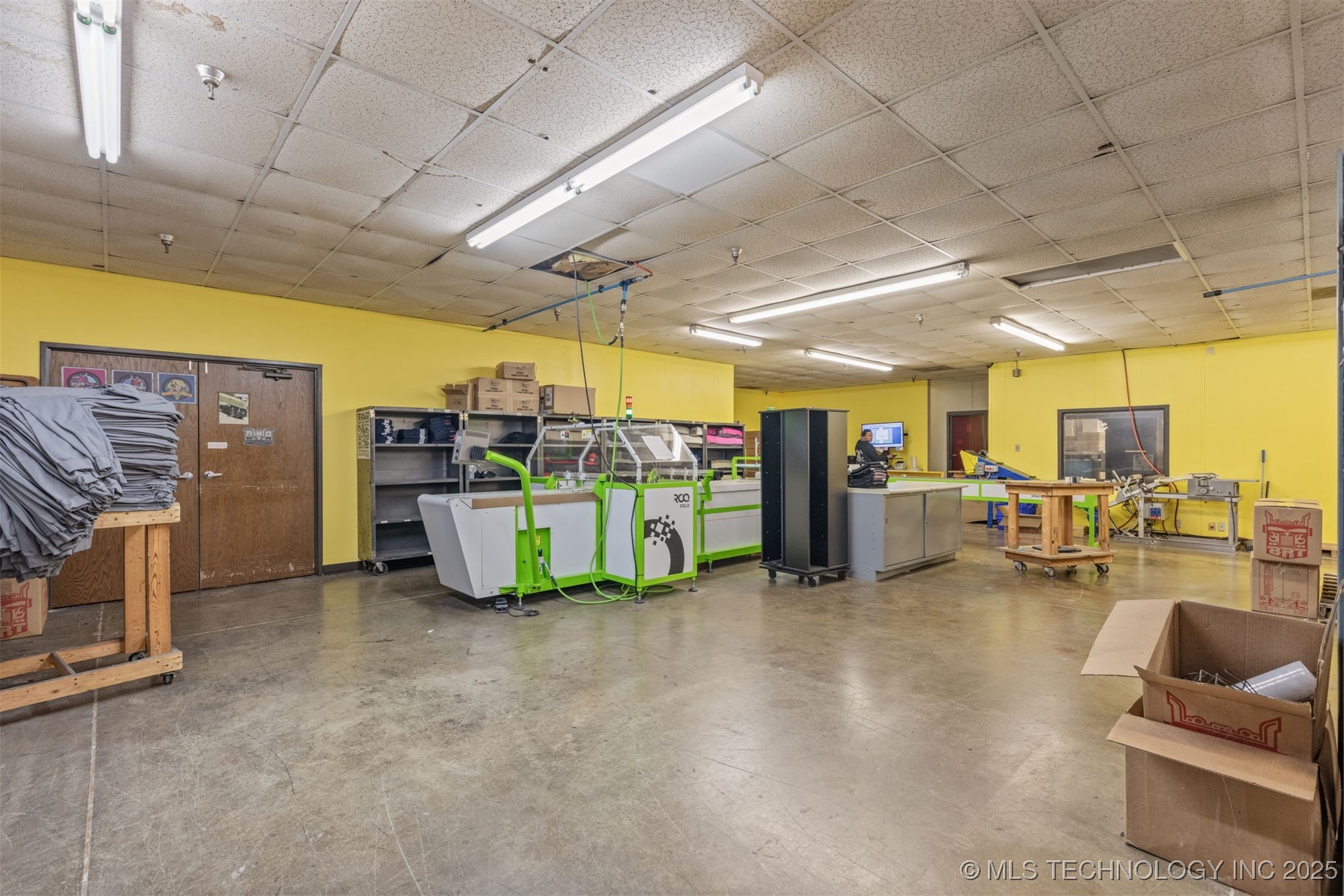 6580 E Skelly Drive Property Photo 40