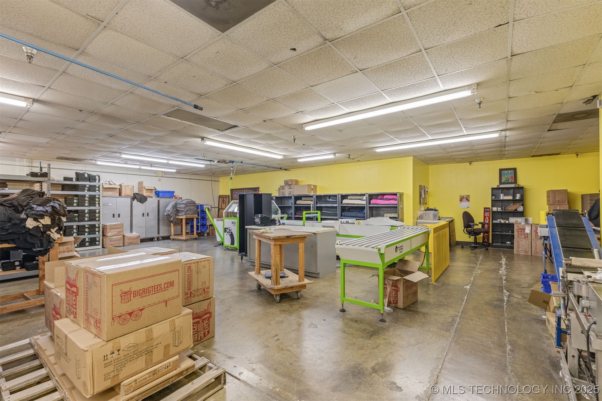 6580 E Skelly Drive Property Photo 41