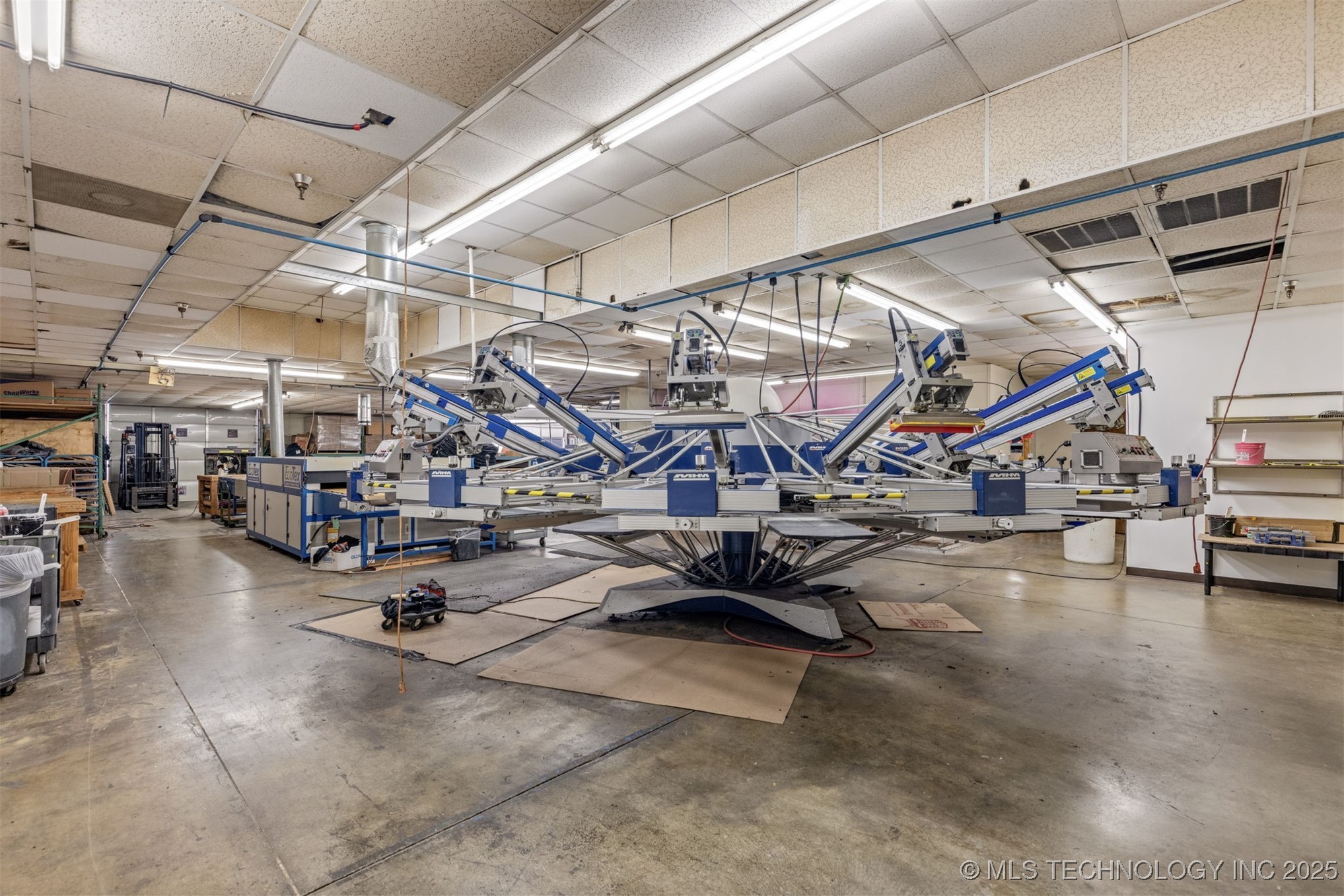 6580 E Skelly Drive Property Photo 44