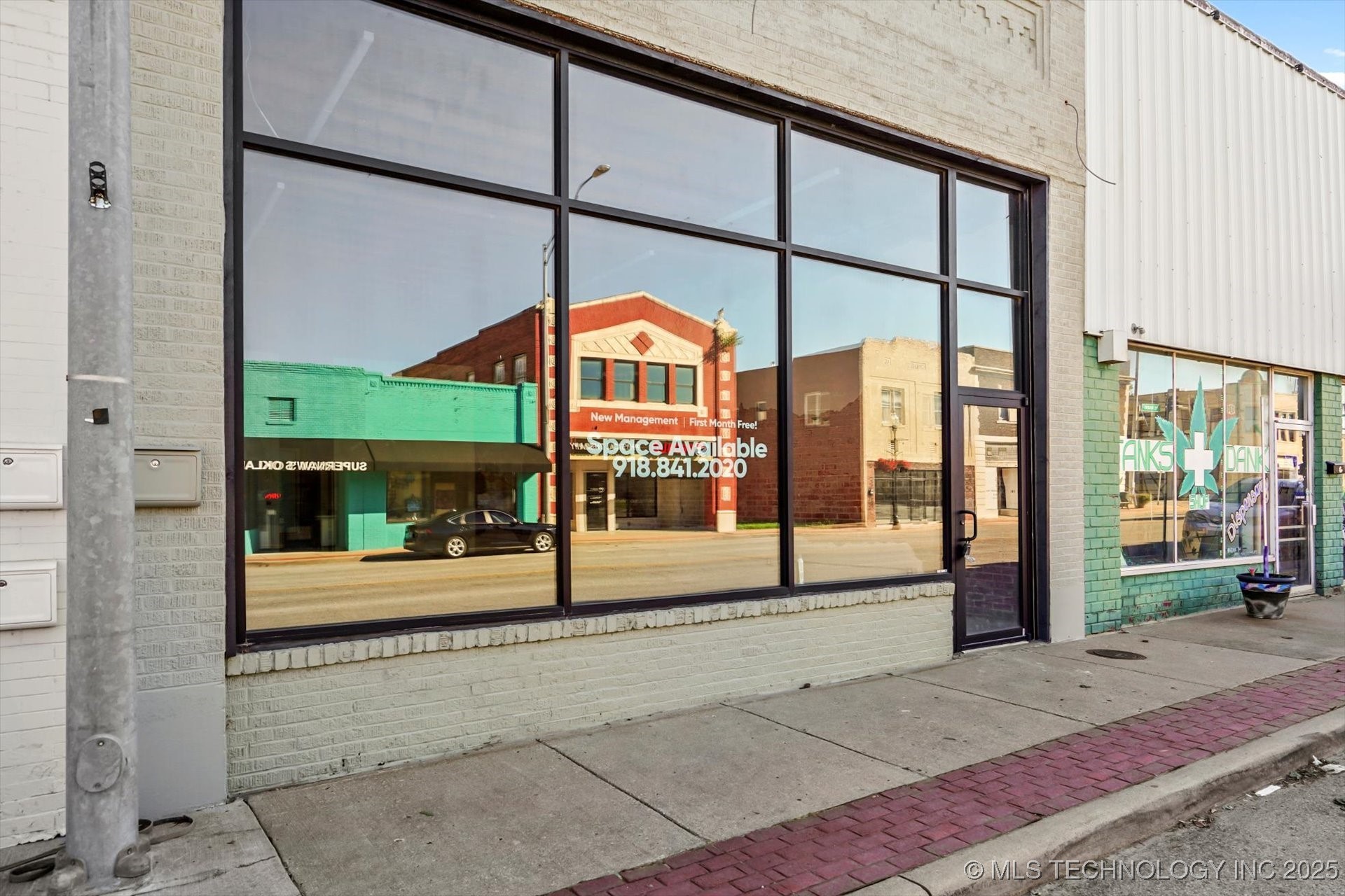 214 E Rogers Boulevard Property Photo 1