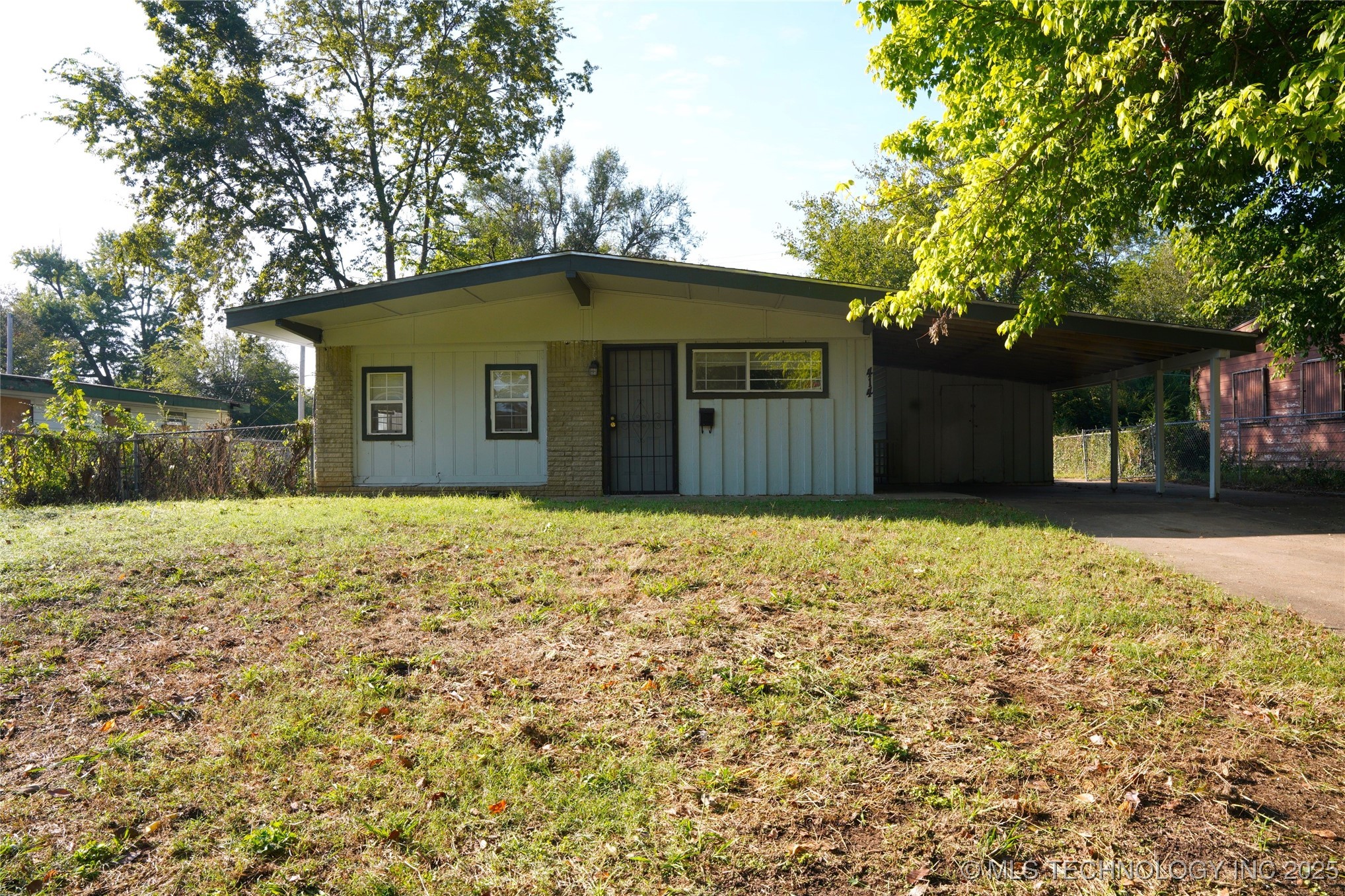 414 E 54th Street N Property Photo 1