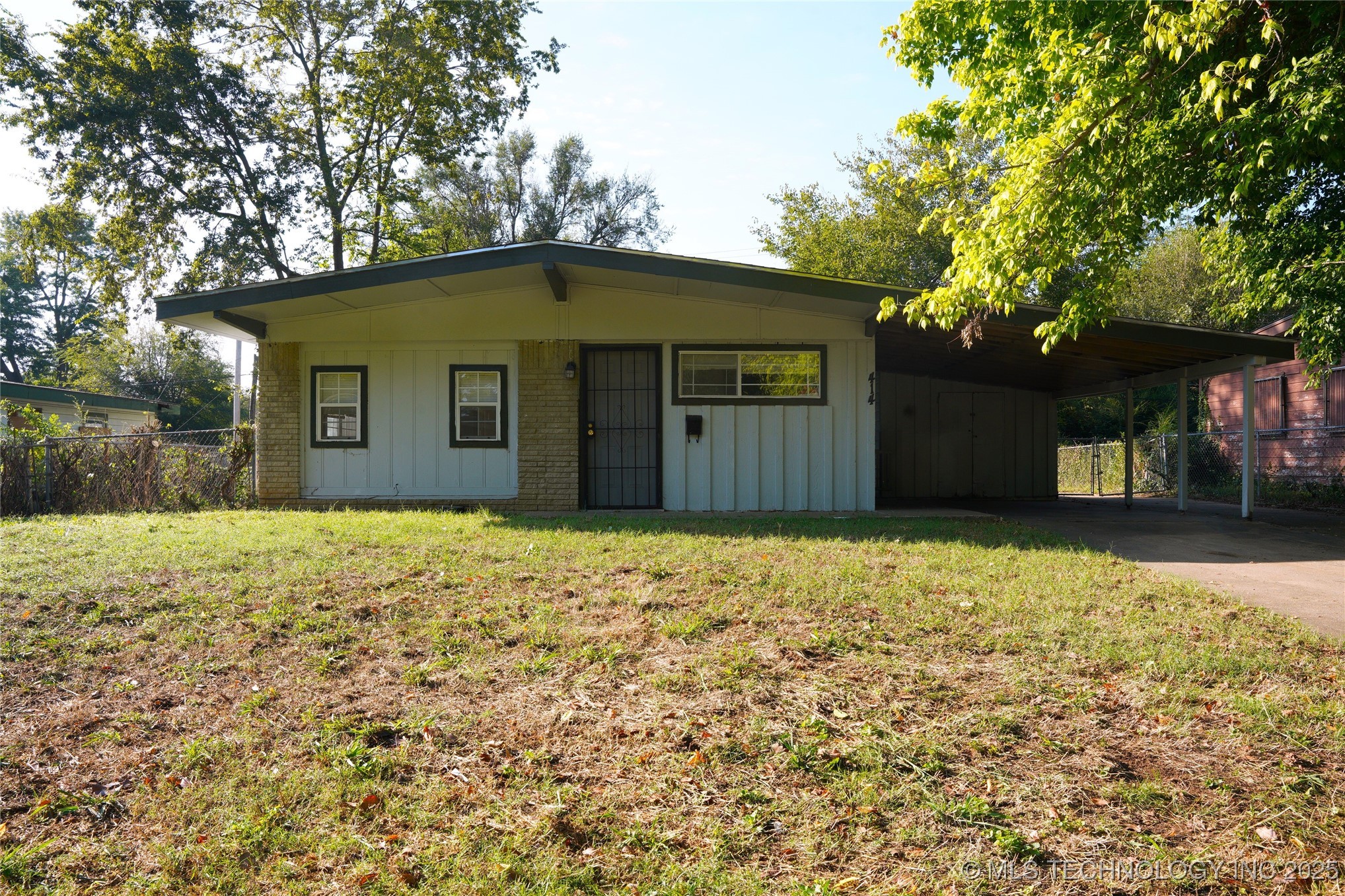 414 E 54th Street N Property Photo 4