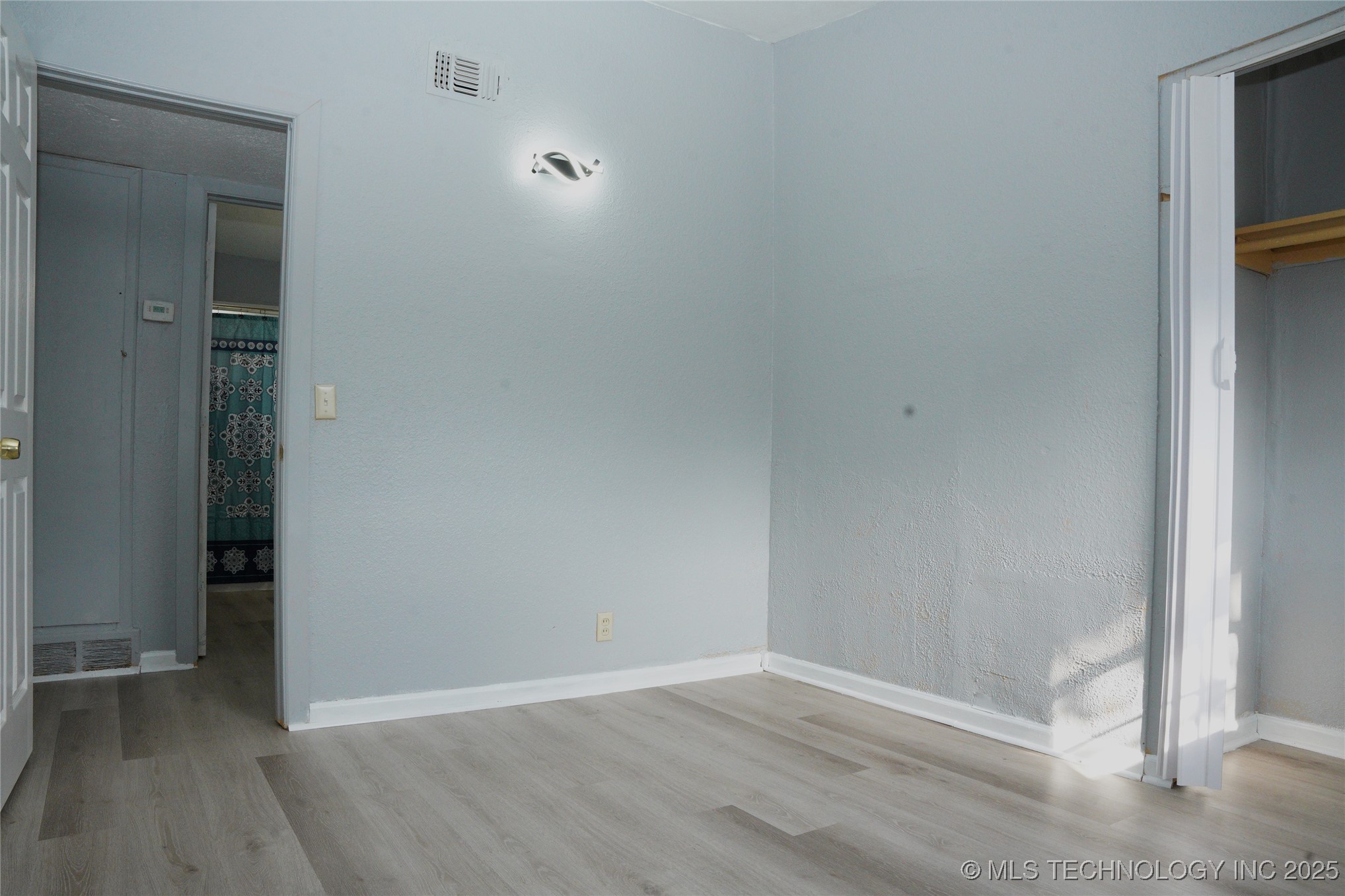 414 E 54th Street N Property Photo 16