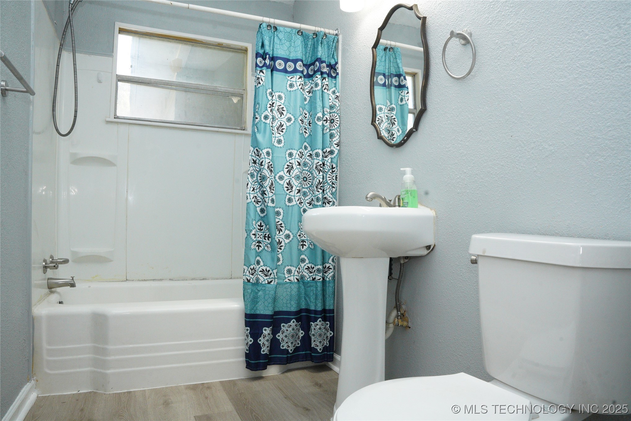 414 E 54th Street N Property Photo 17